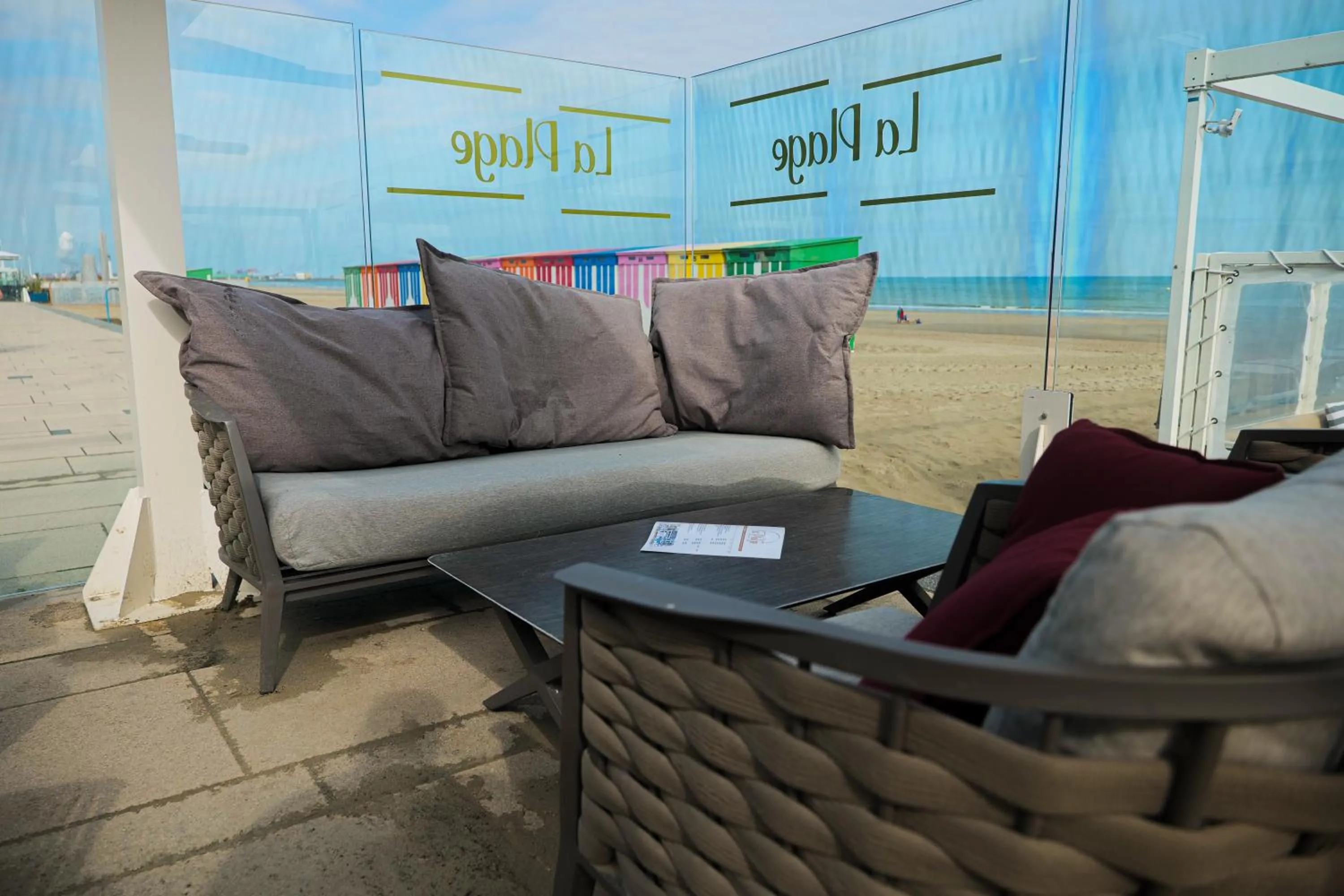 Seating area in Hôtel Merveilleux Côté Mer