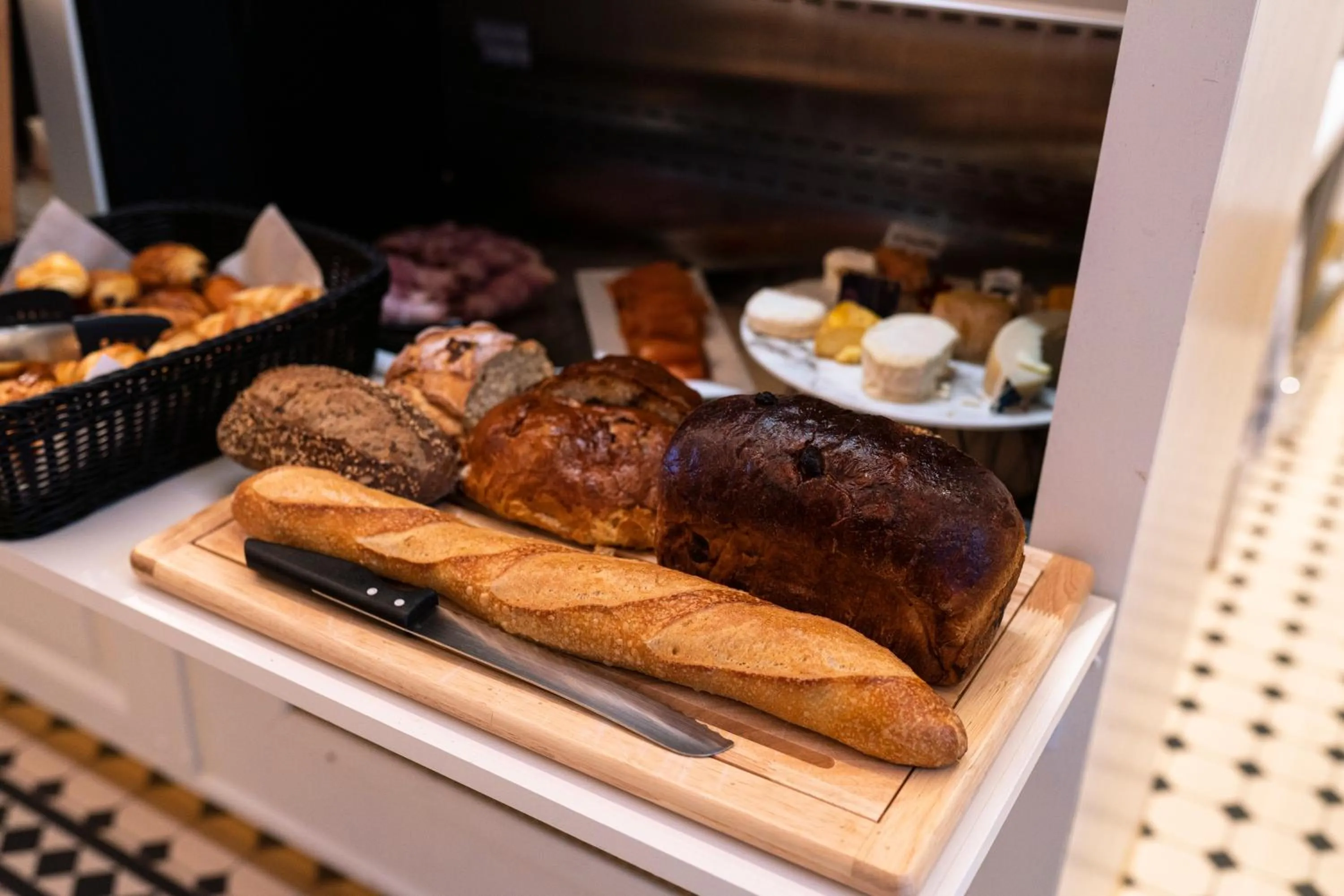 Food and drinks in Hôtel Merveilleux Côté Mer