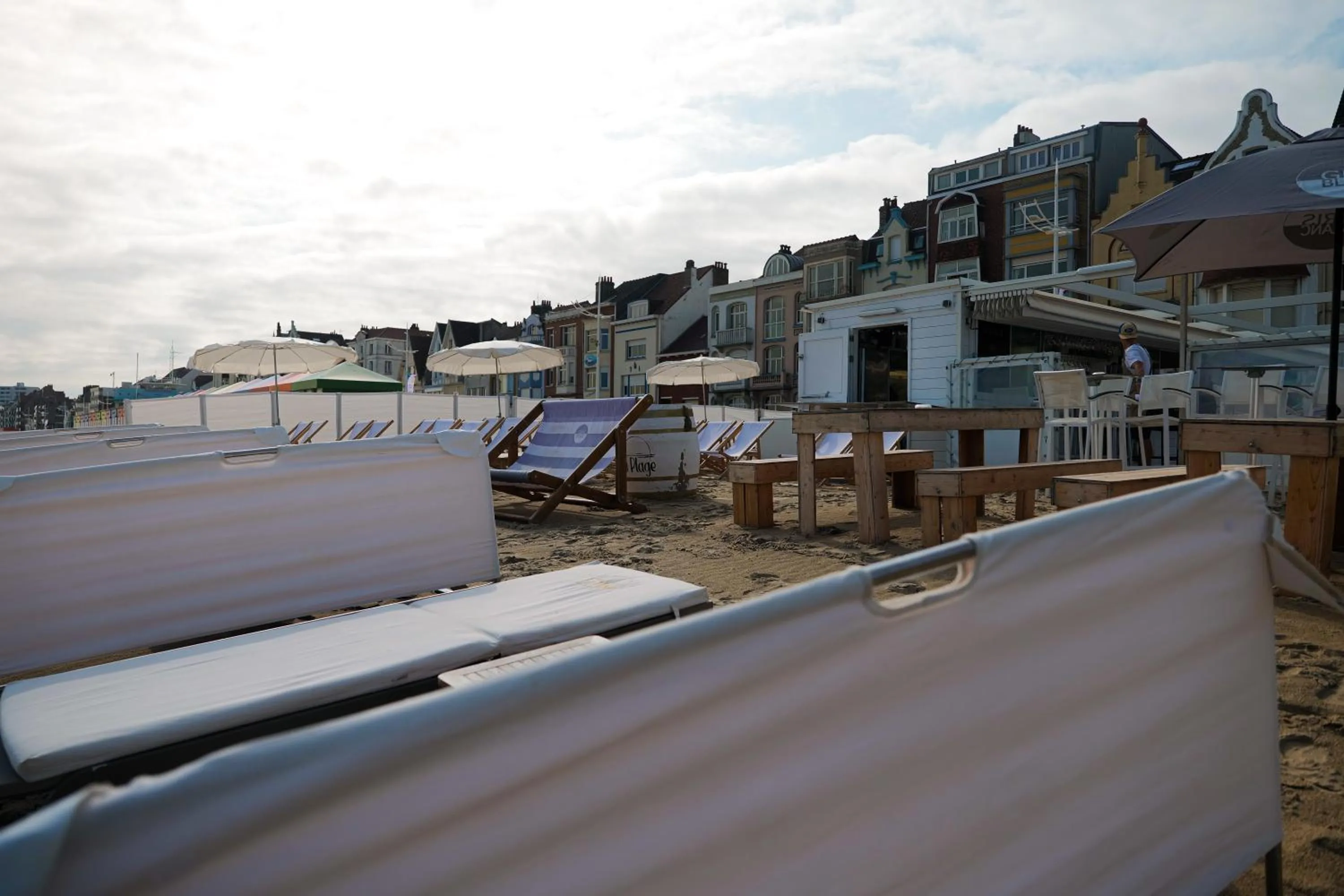 sunbed in Hôtel Merveilleux Côté Mer