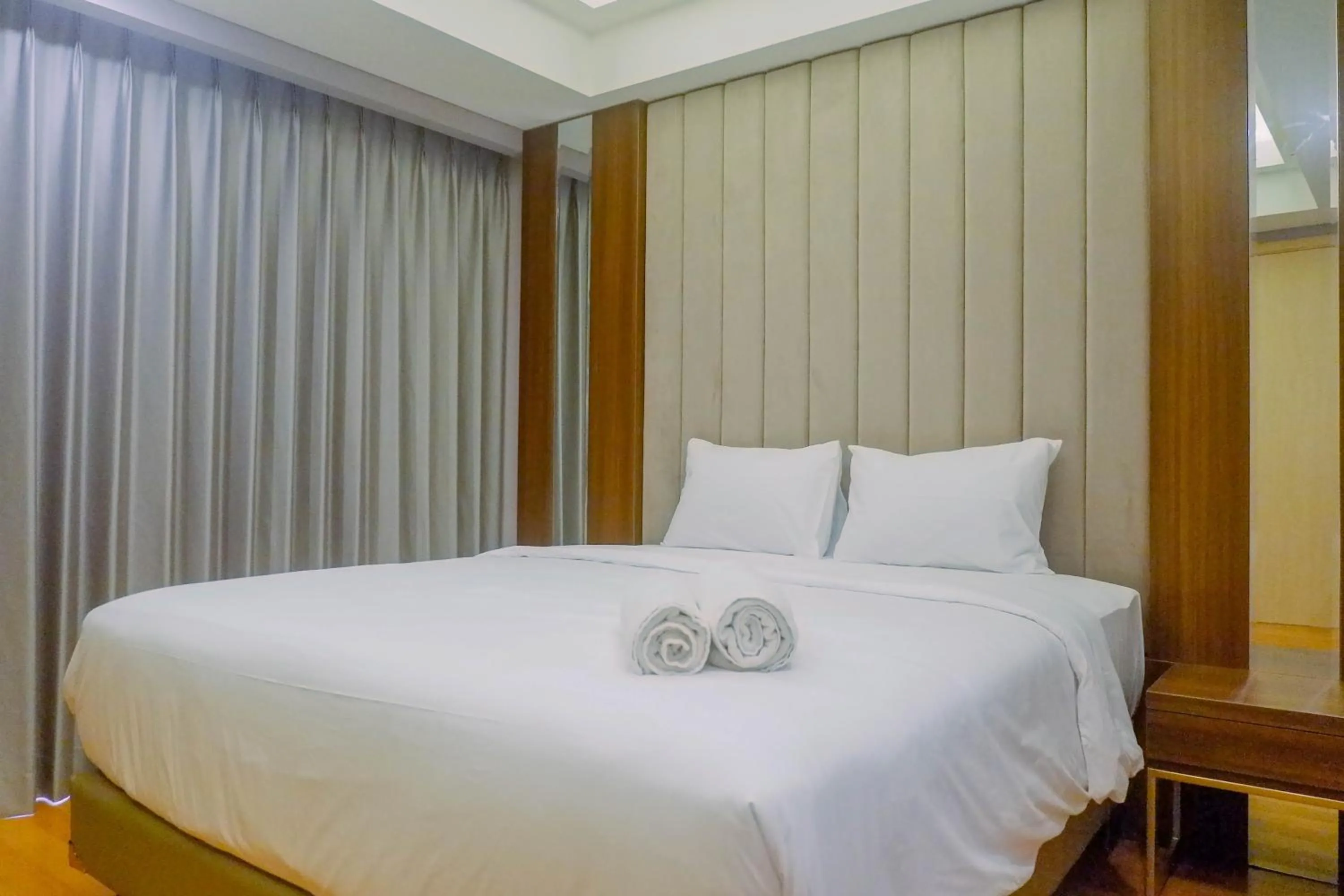 Bed in Luxurious & Spacious 2BR Apartment at One East Residences By Travelio