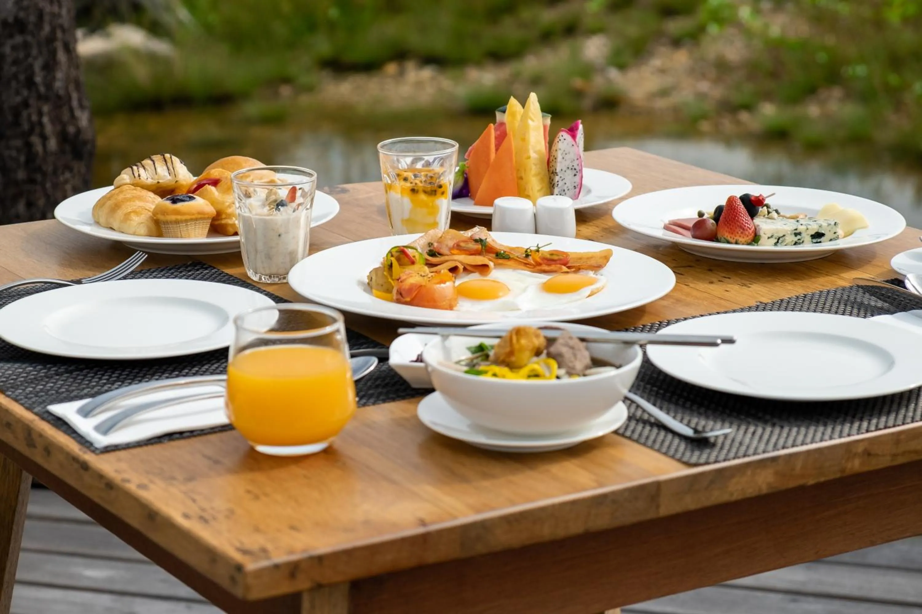 Food and drinks in Venice Krabi Villa Resort