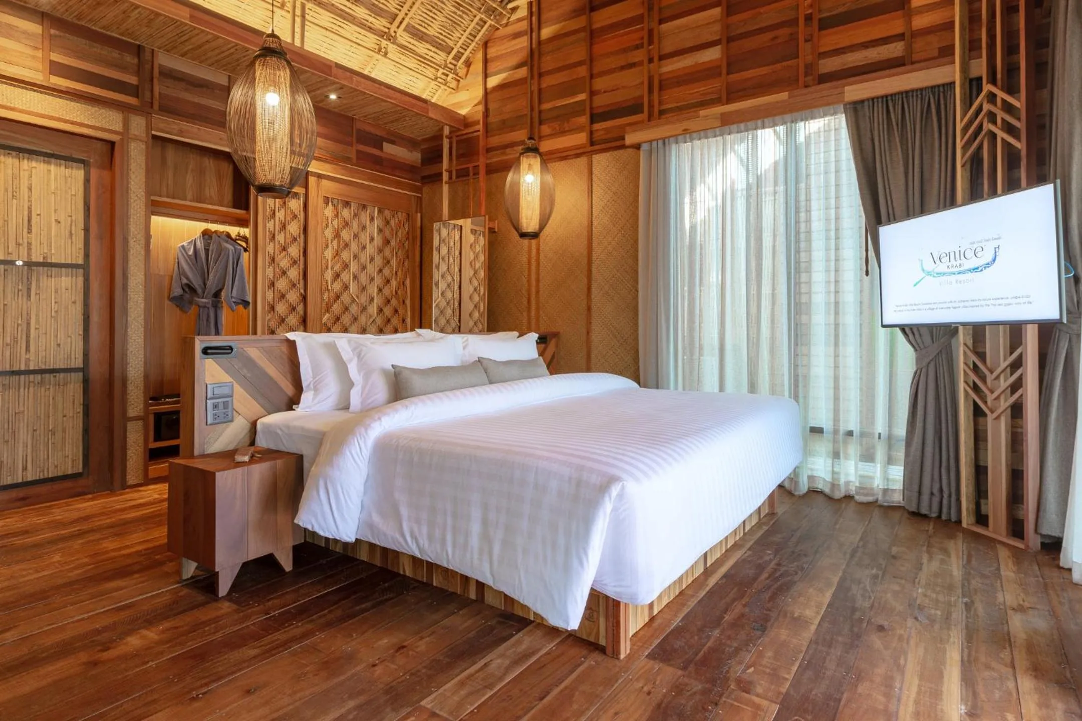 Bed in Venice Krabi Villa Resort