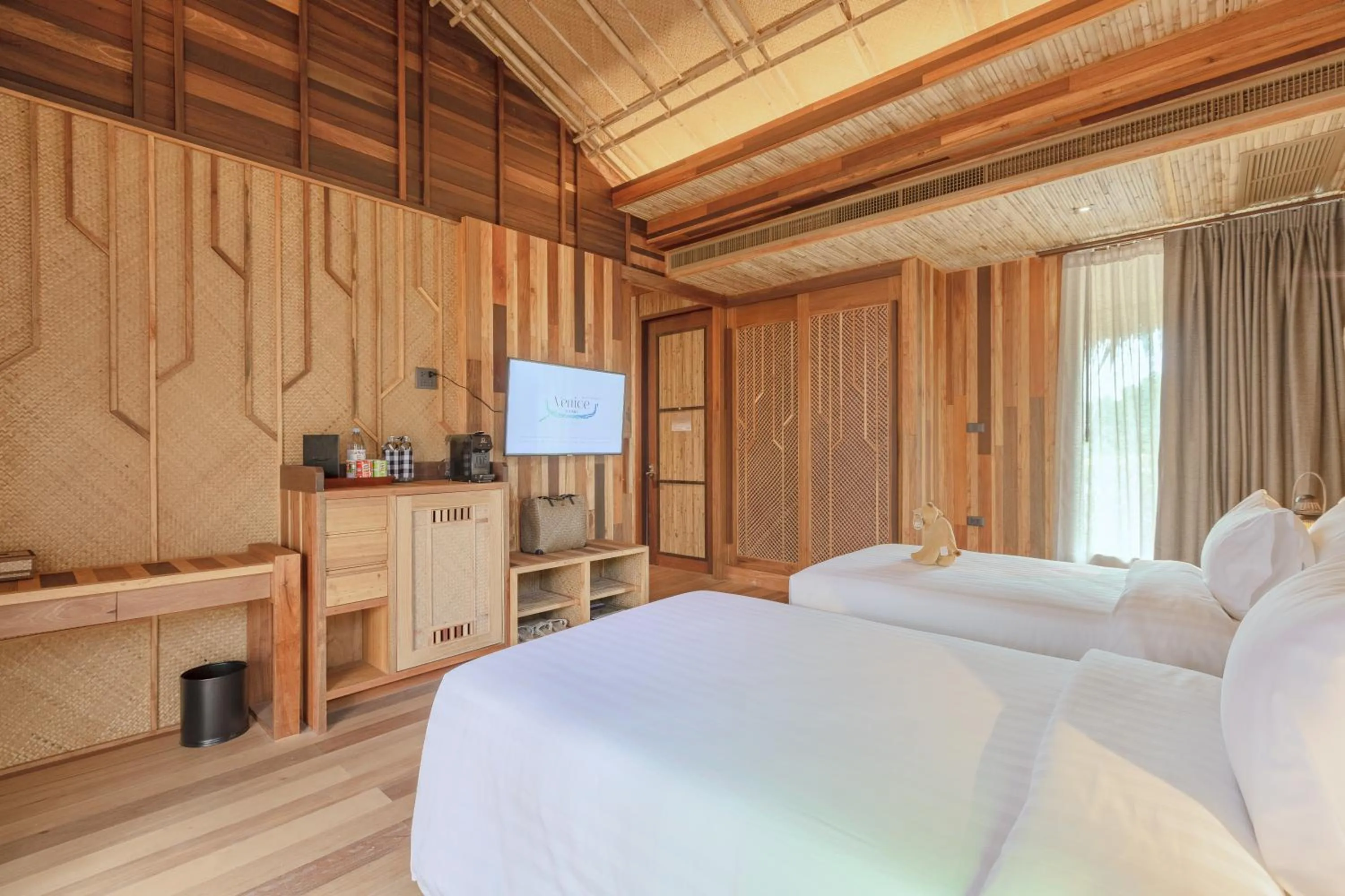 Bed in Venice Krabi Villa Resort