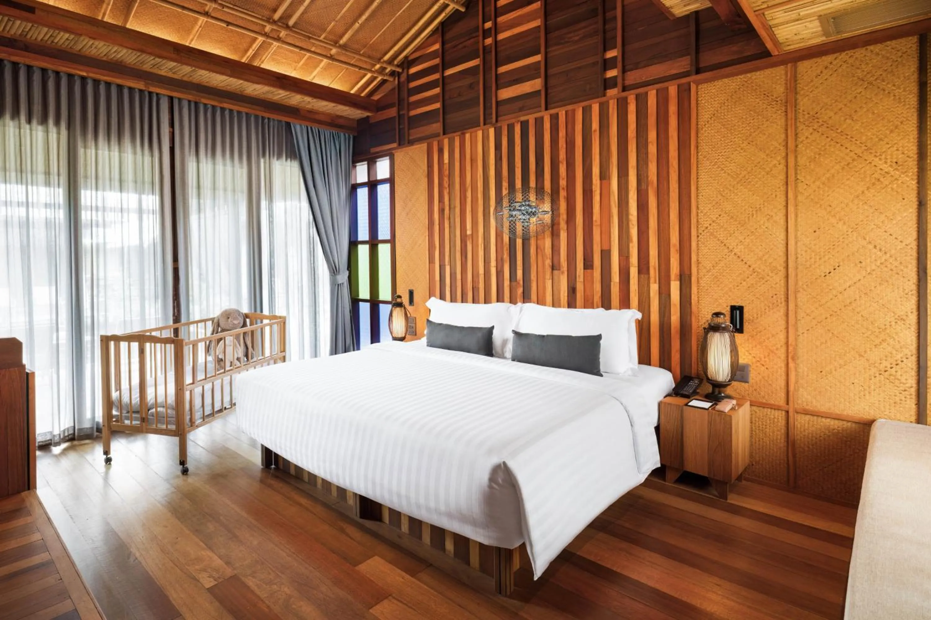 Bed in Venice Krabi Villa Resort