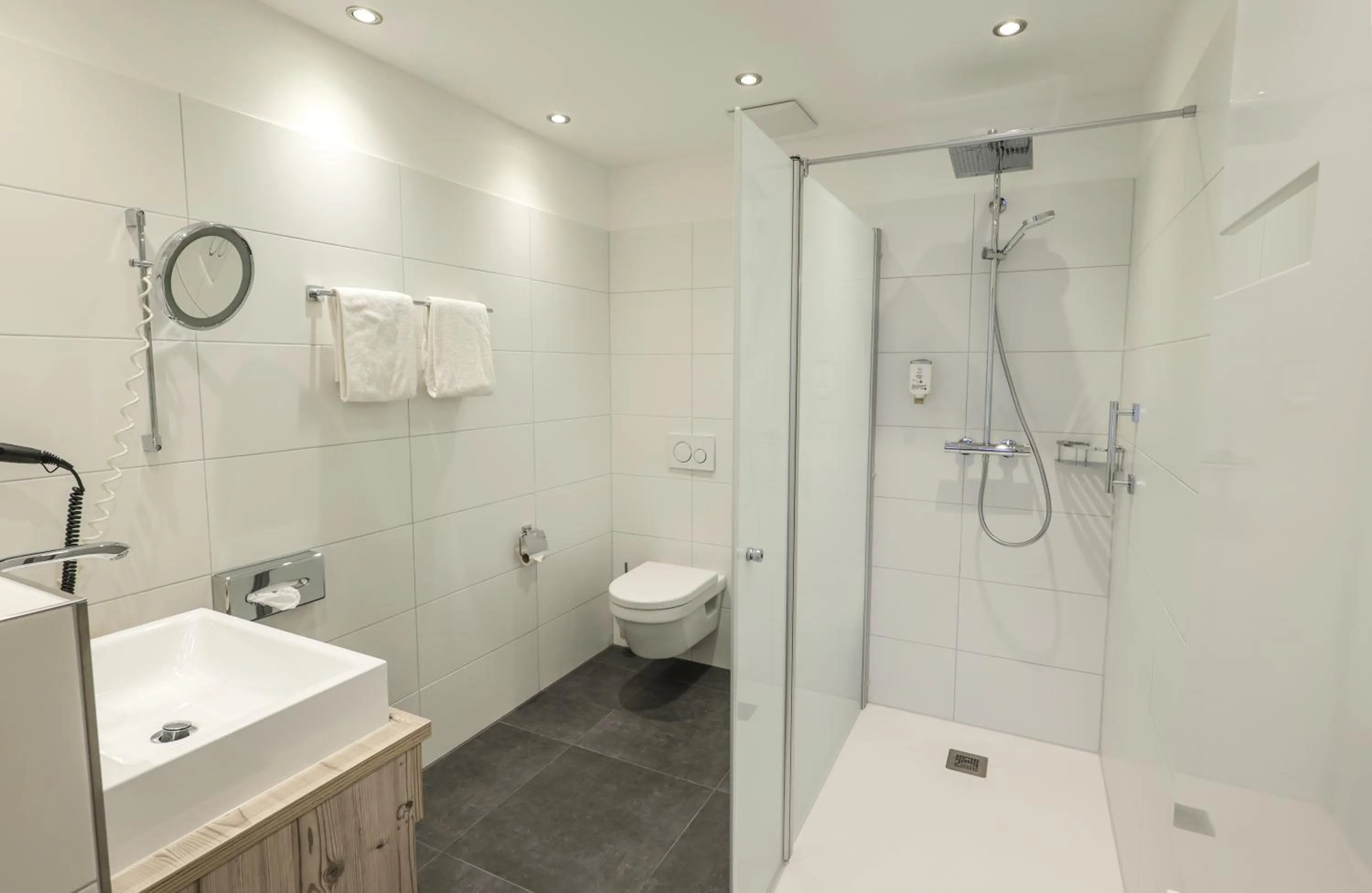 Bathroom in Rüters Parkhotel