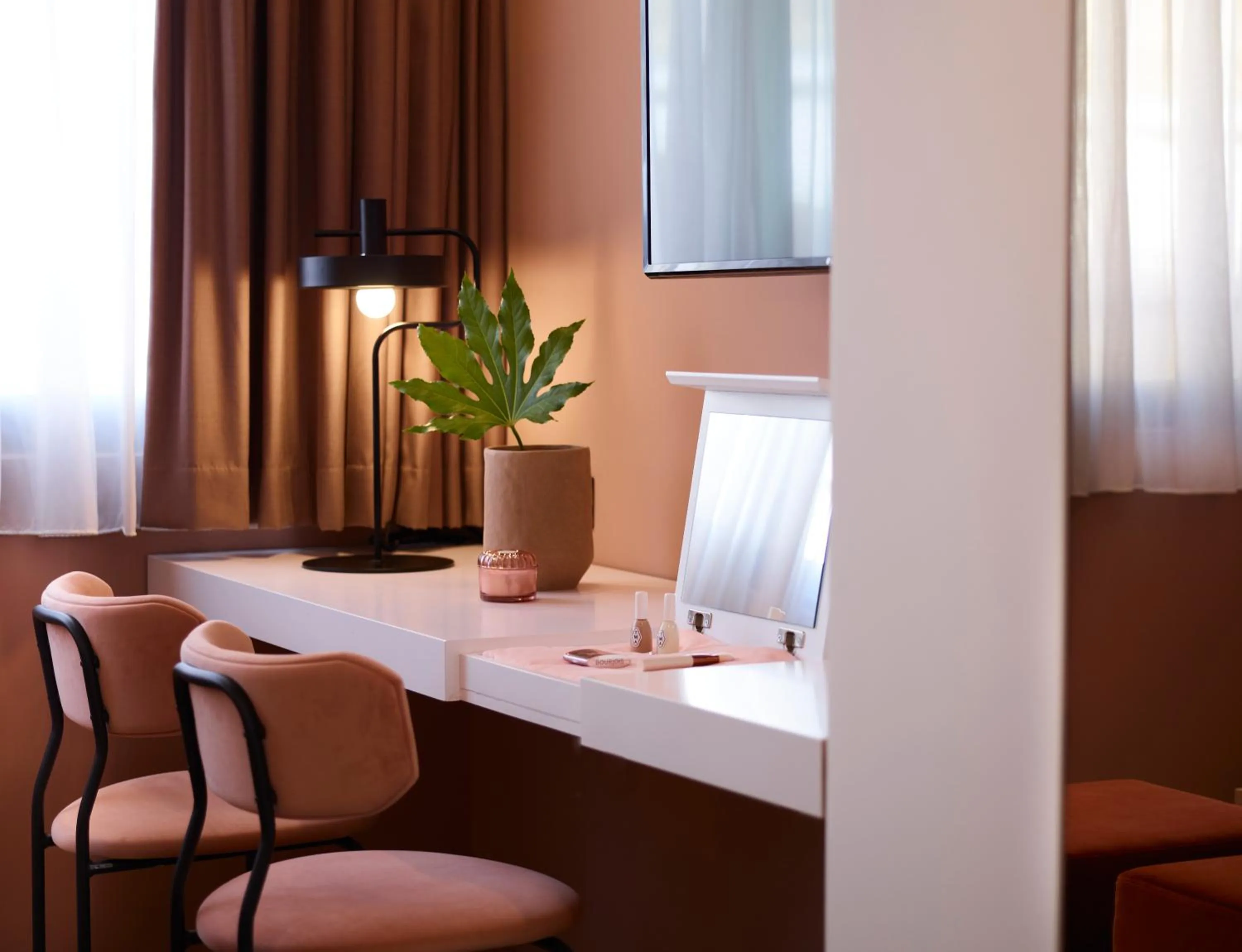 Decorative detail in The Marblous Athens