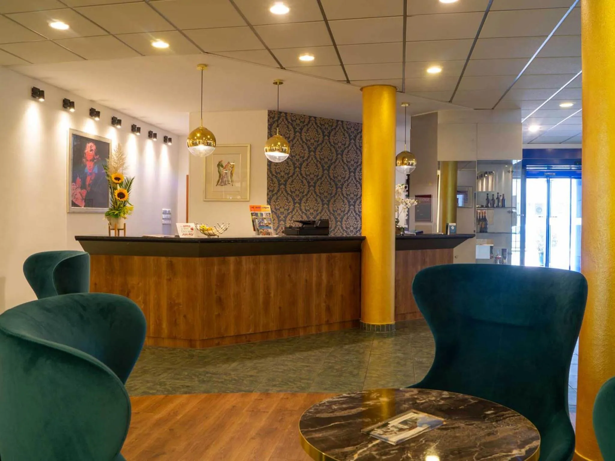 Lounge or bar in Trip Inn Kongresshotel Frankfurt-Rodgau
