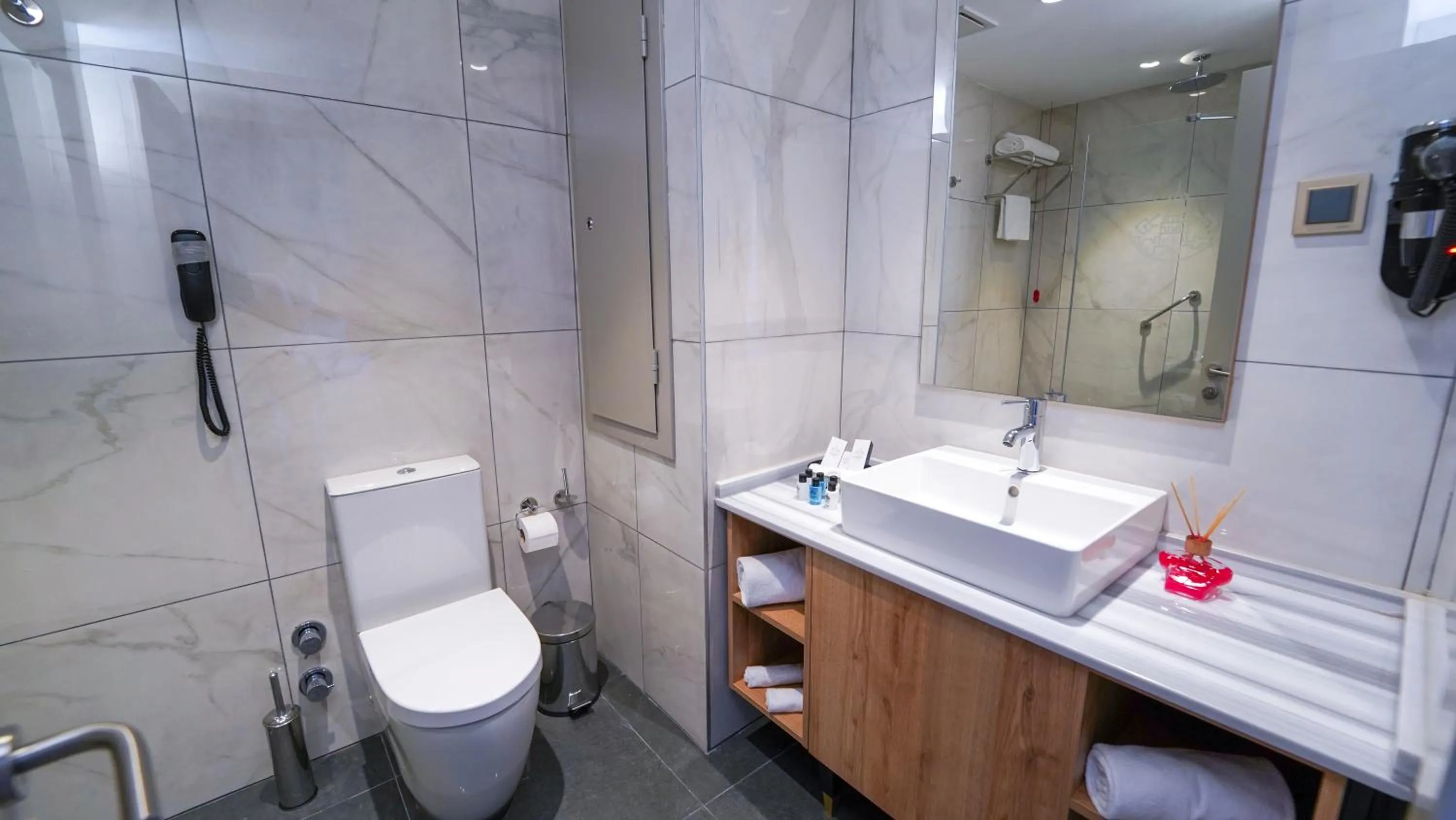 Toilet in Grand Sirkeci Hotel