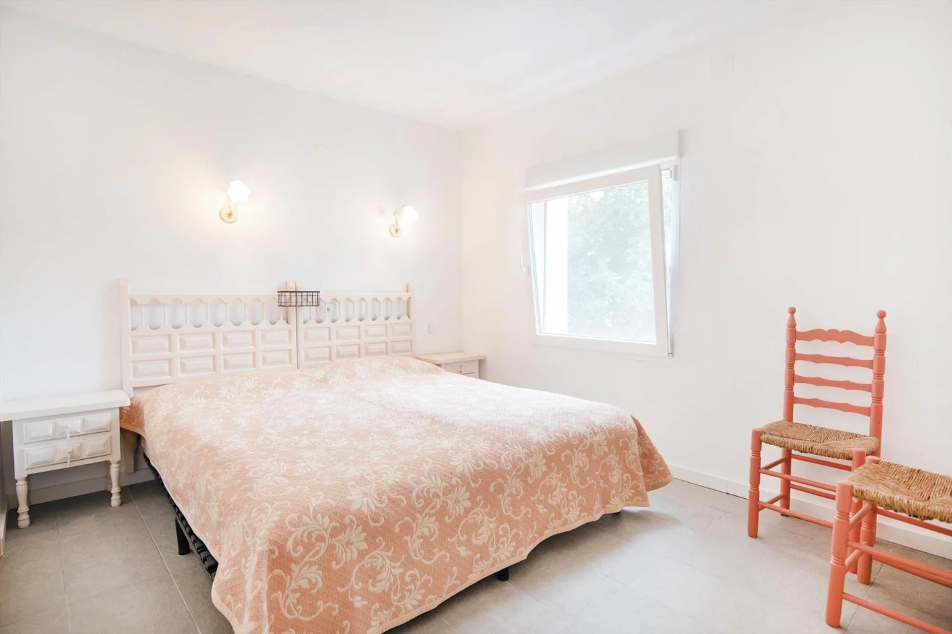 Bed in Sara 8 - free WIFI, chill-out, private pool, private tennis court - by Holiday Rentals Villamar