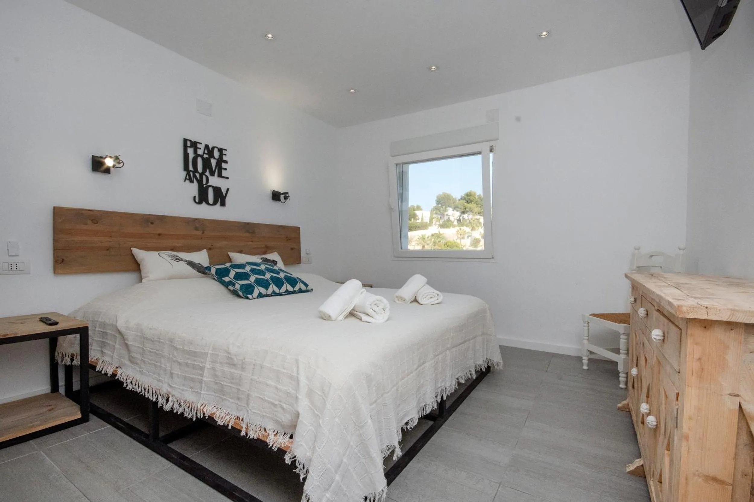 Bed in Sara 8 - free WIFI, chill-out, private pool, private tennis court - by Holiday Rentals Villamar