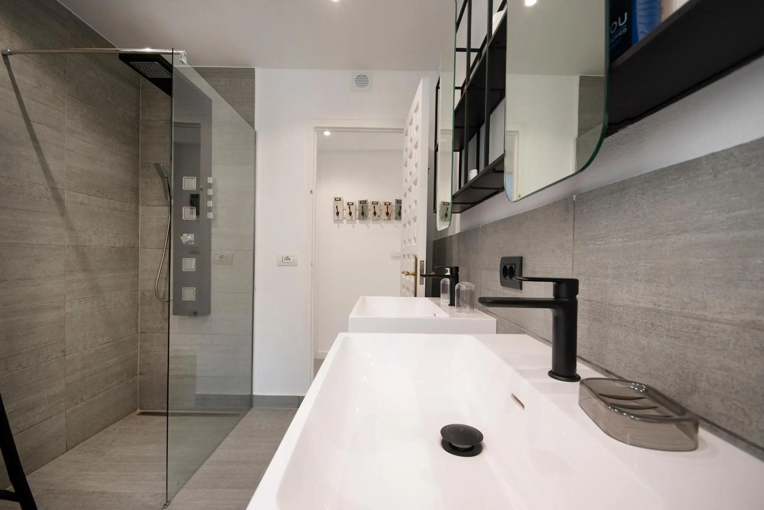 Sara 8 - free WIFI, chill-out, private pool, private tennis court - by Holiday Rentals Villamar