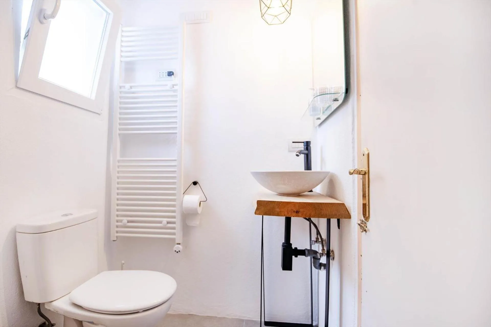 Toilet in Sara 8 - free WIFI, chill-out, private pool, private tennis court - by Holiday Rentals Villamar