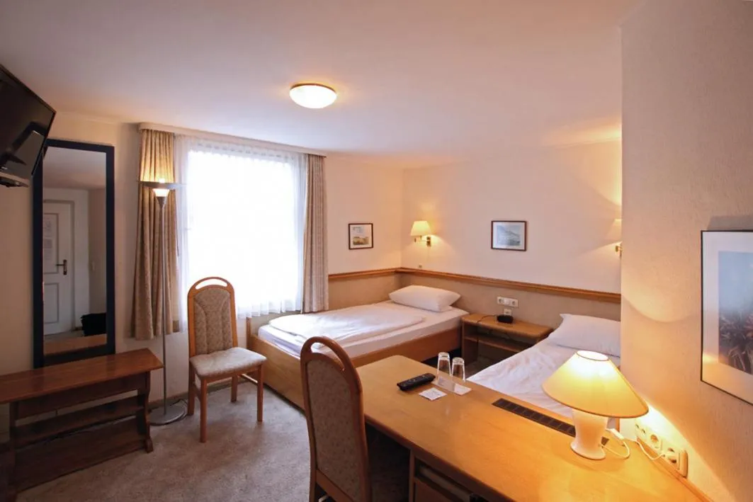 Photo of the whole room, Bed in Leisewitz' Garten