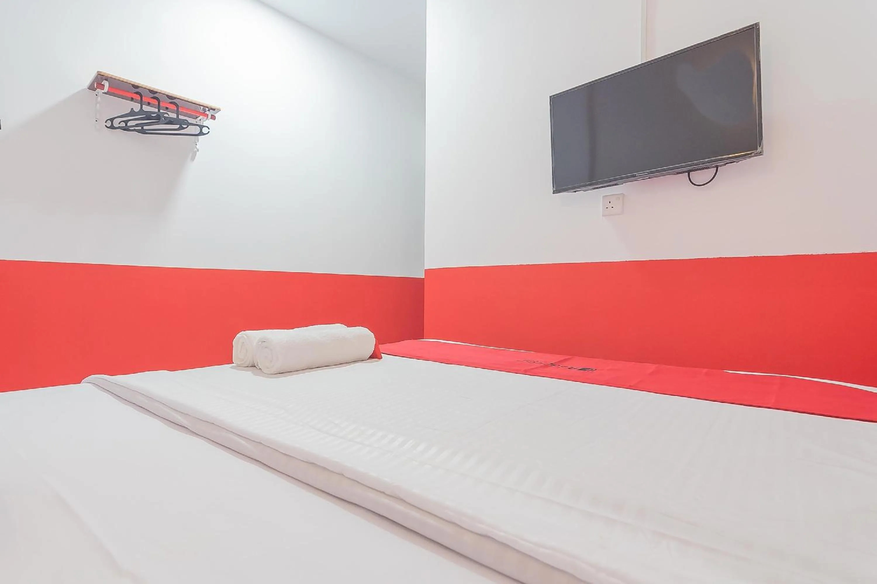 Bedroom, Bed in RedDoorz @ Pasar Melayu Sagulung Batam