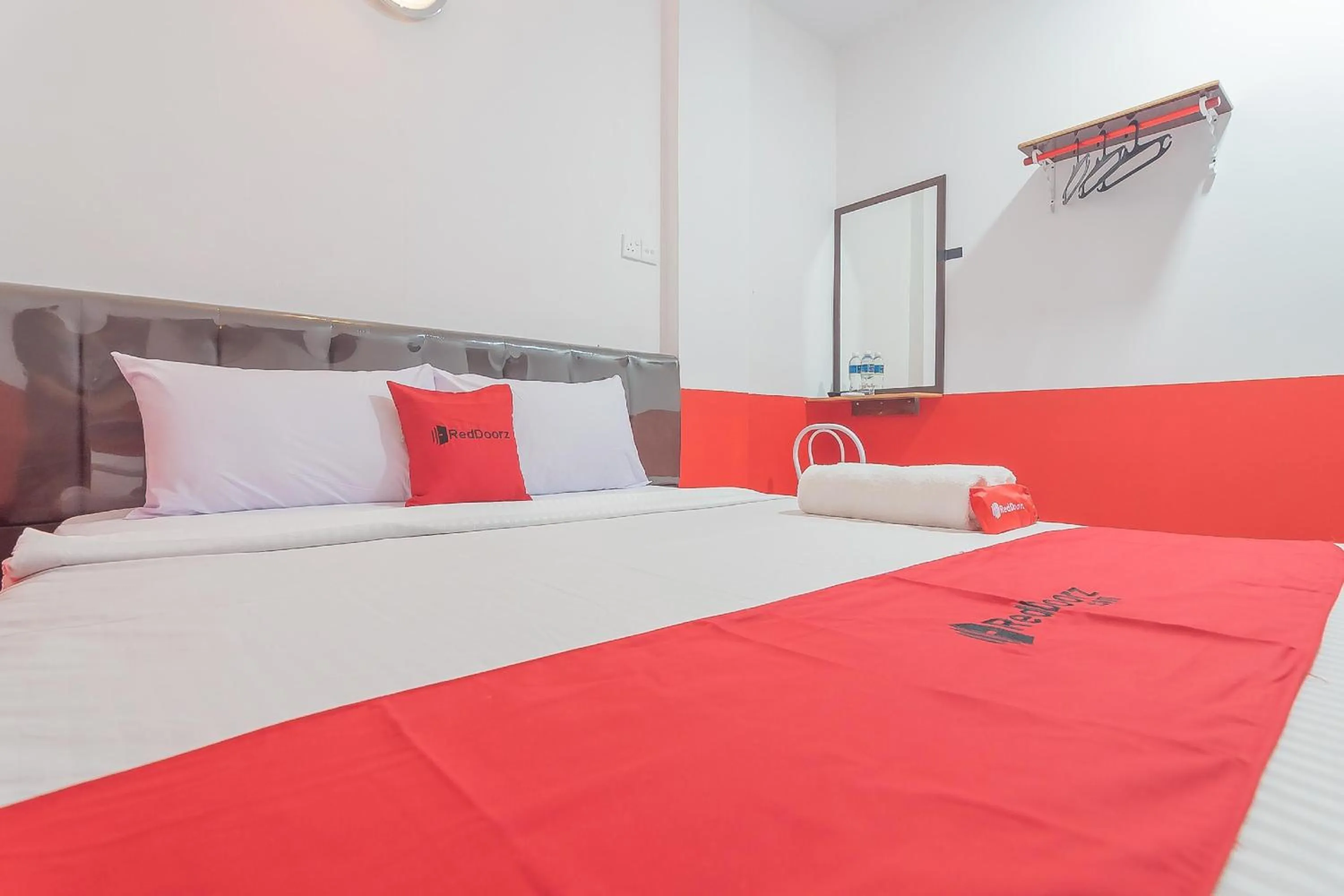 Bedroom, Bed in RedDoorz @ Pasar Melayu Sagulung Batam
