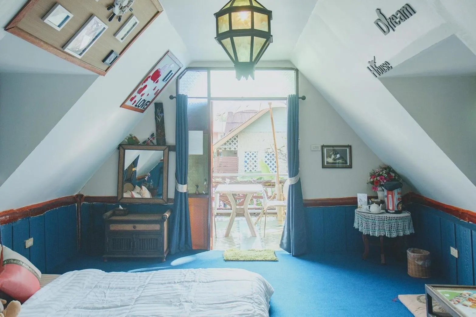 Living room, Bed in Baansuan Chomchun