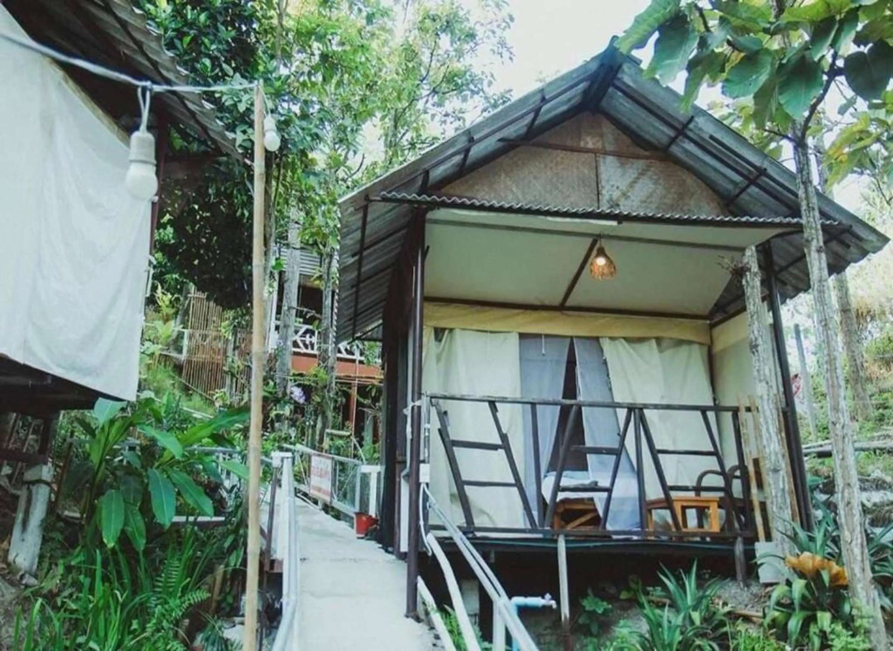 Facade/entrance in Baansuan Chomchun