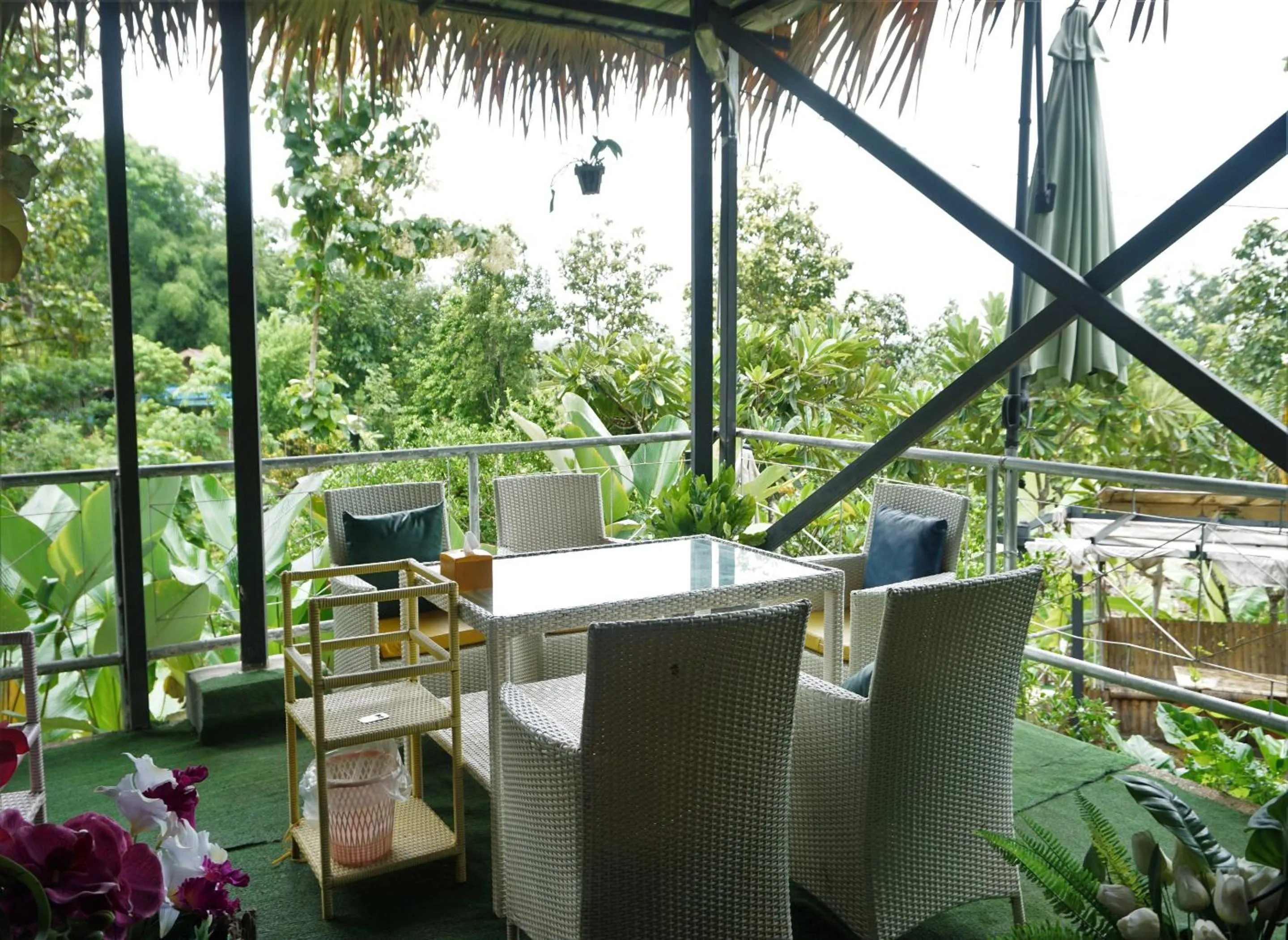 Restaurant/places to eat in Baansuan Chomchun