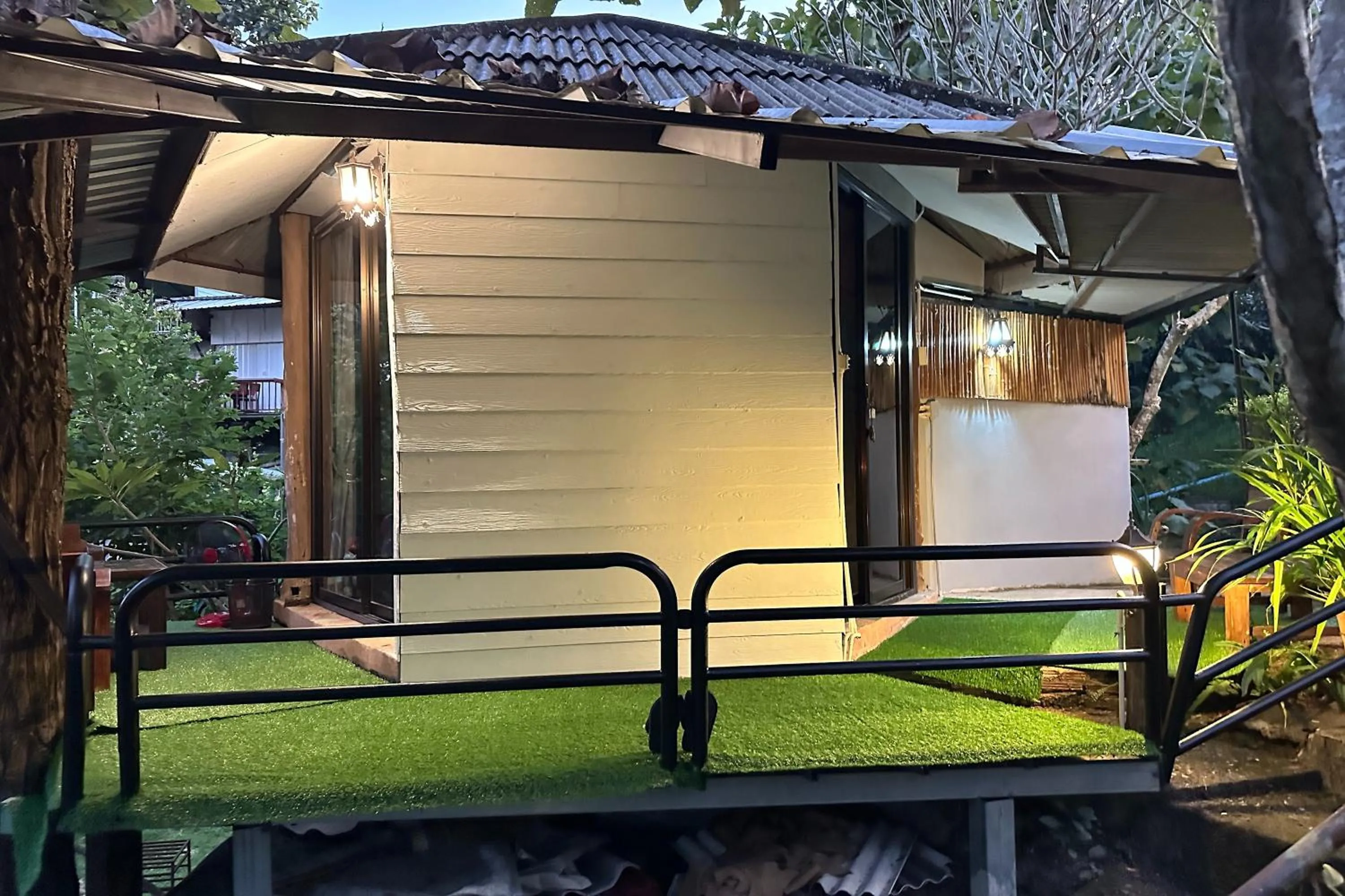 Property building in Baansuan Chomchun