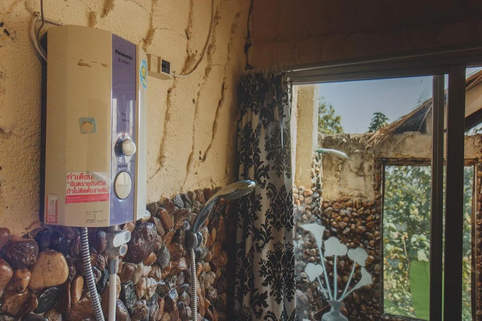 Shower in Baansuan Chomchun