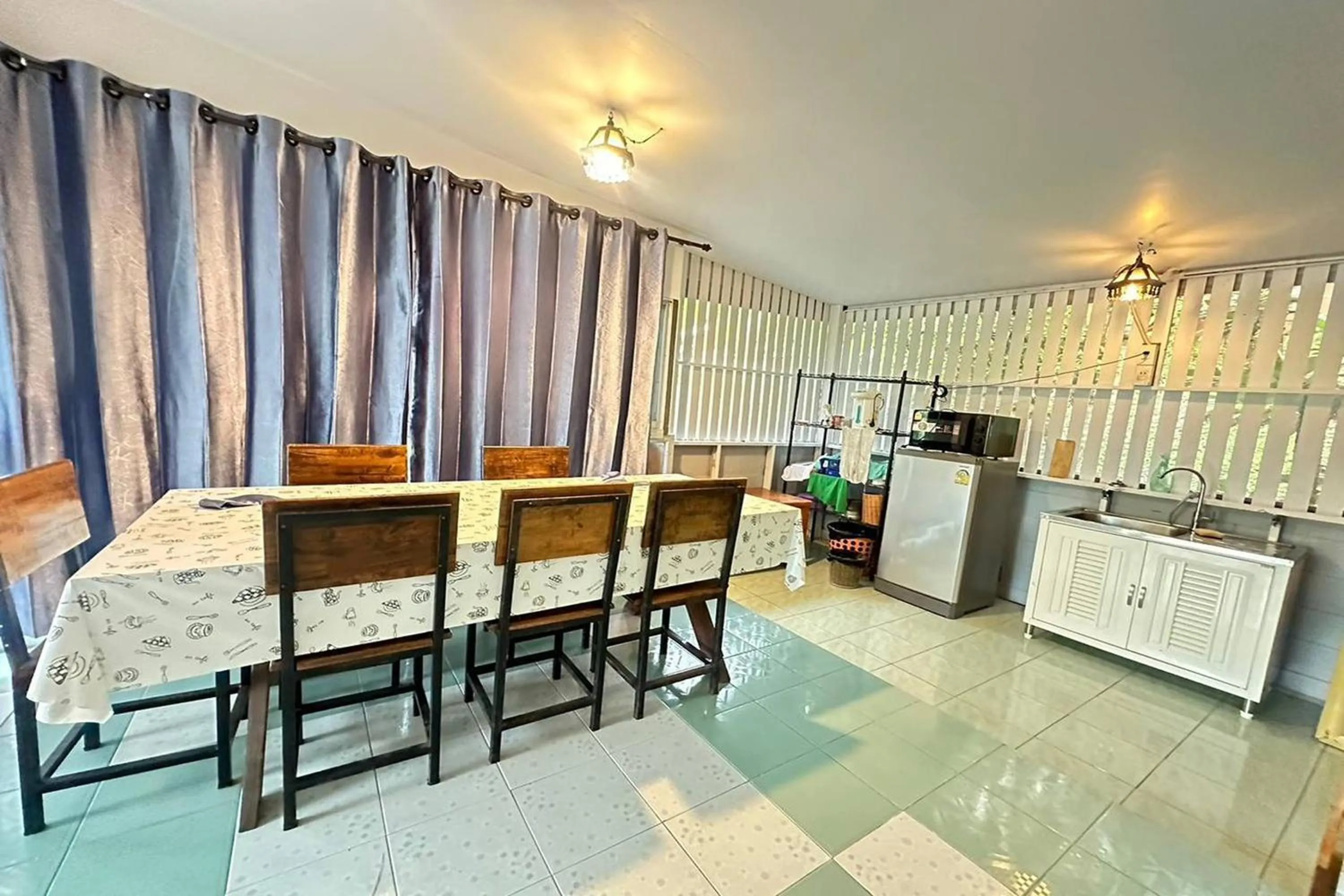 Kitchen or kitchenette in Baansuan Chomchun