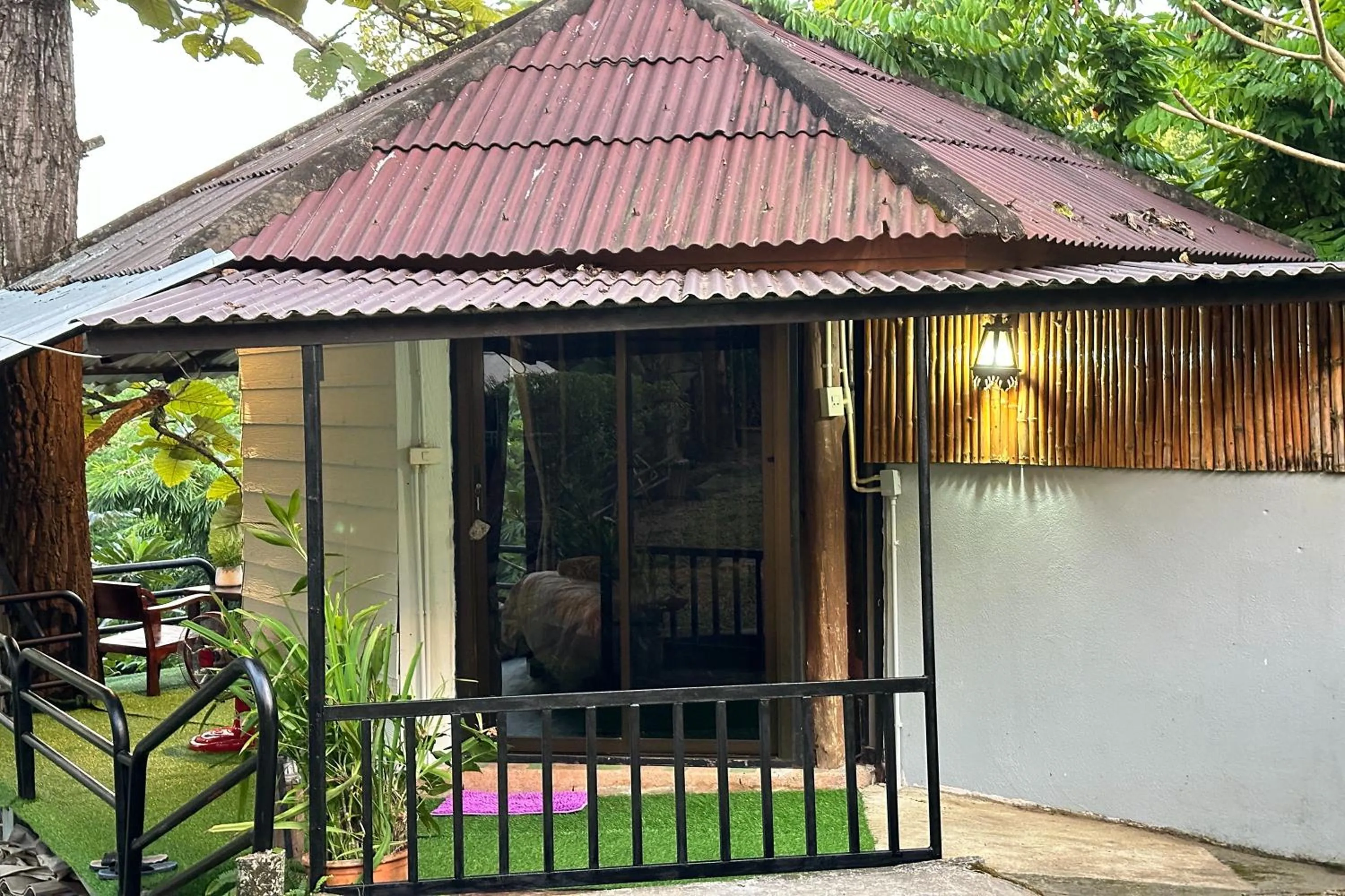 Property building in Baansuan Chomchun