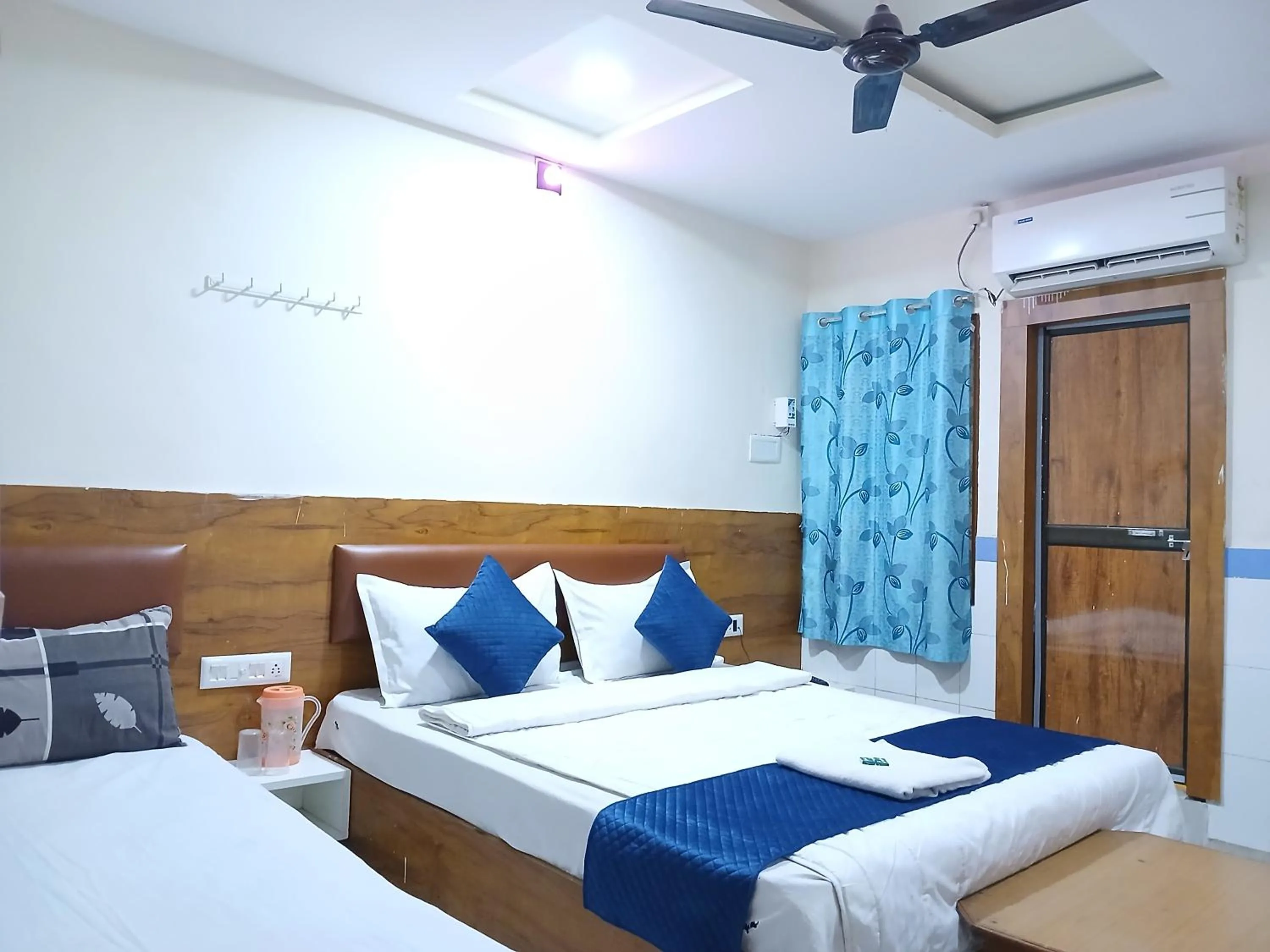 Hotel yogeshwer
