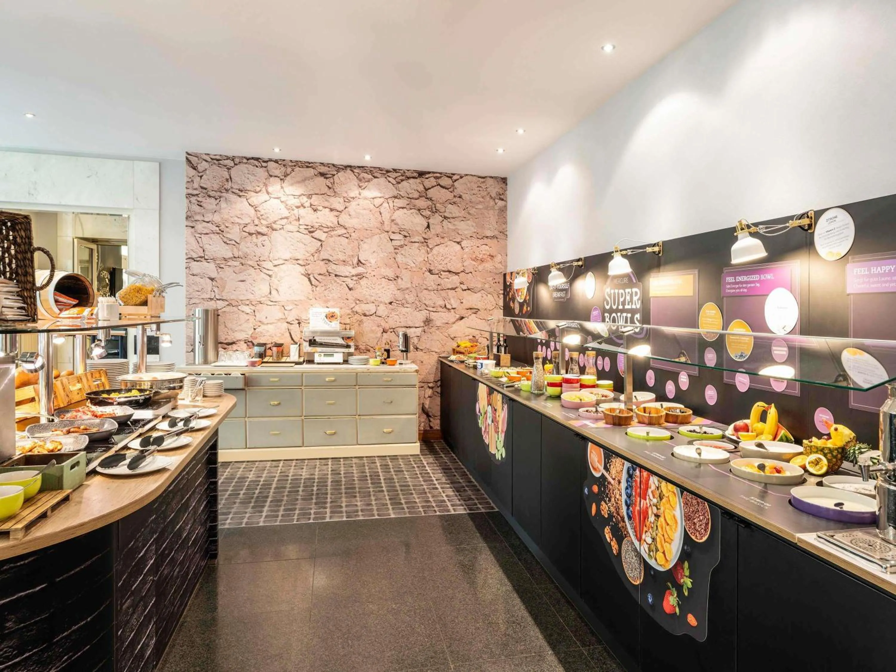 Breakfast in Mercure Hotel & Residenz Berlin Checkpoint Charlie