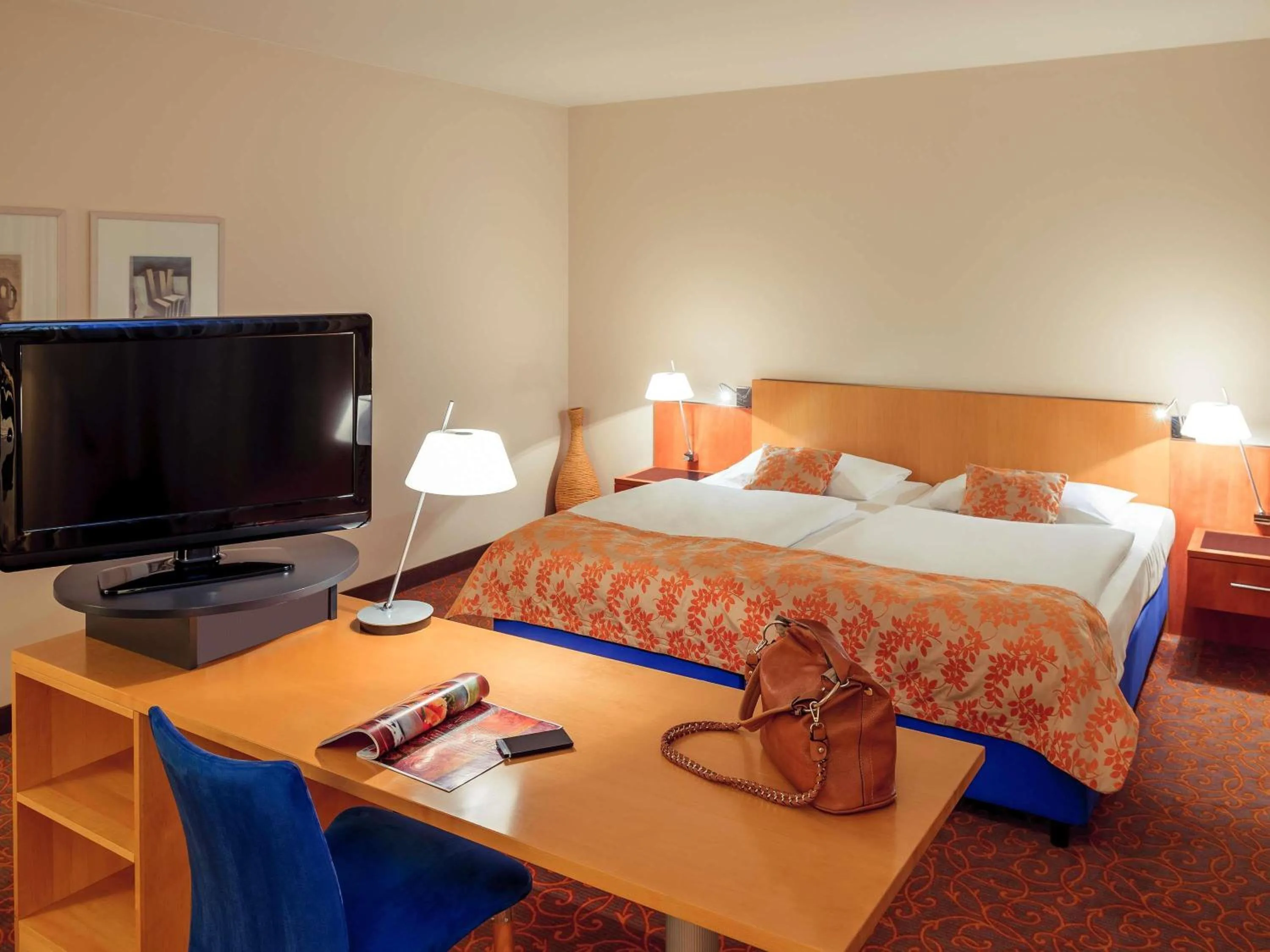 Bedroom, Bed in Mercure Hotel & Residenz Berlin Checkpoint Charlie