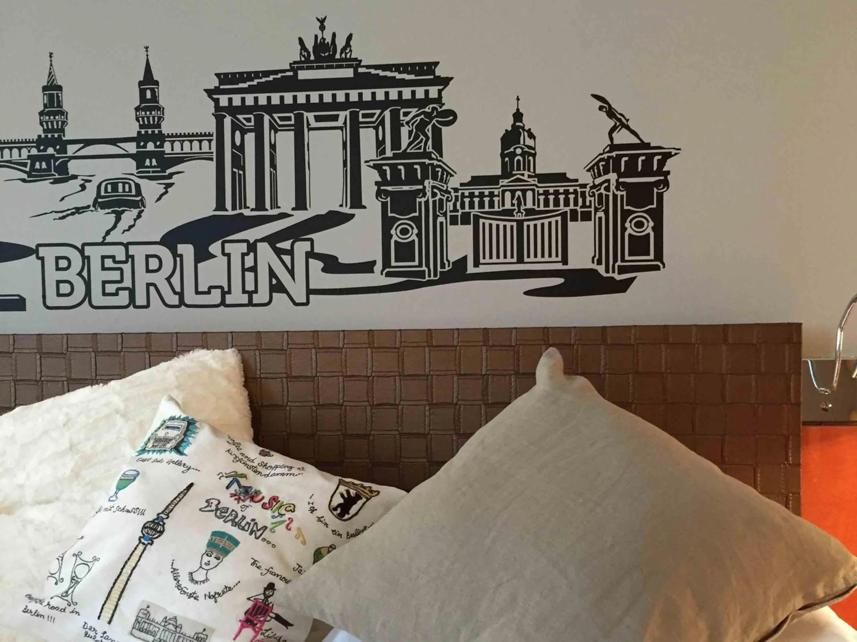 Bedroom, Bed in Mercure Hotel & Residenz Berlin Checkpoint Charlie