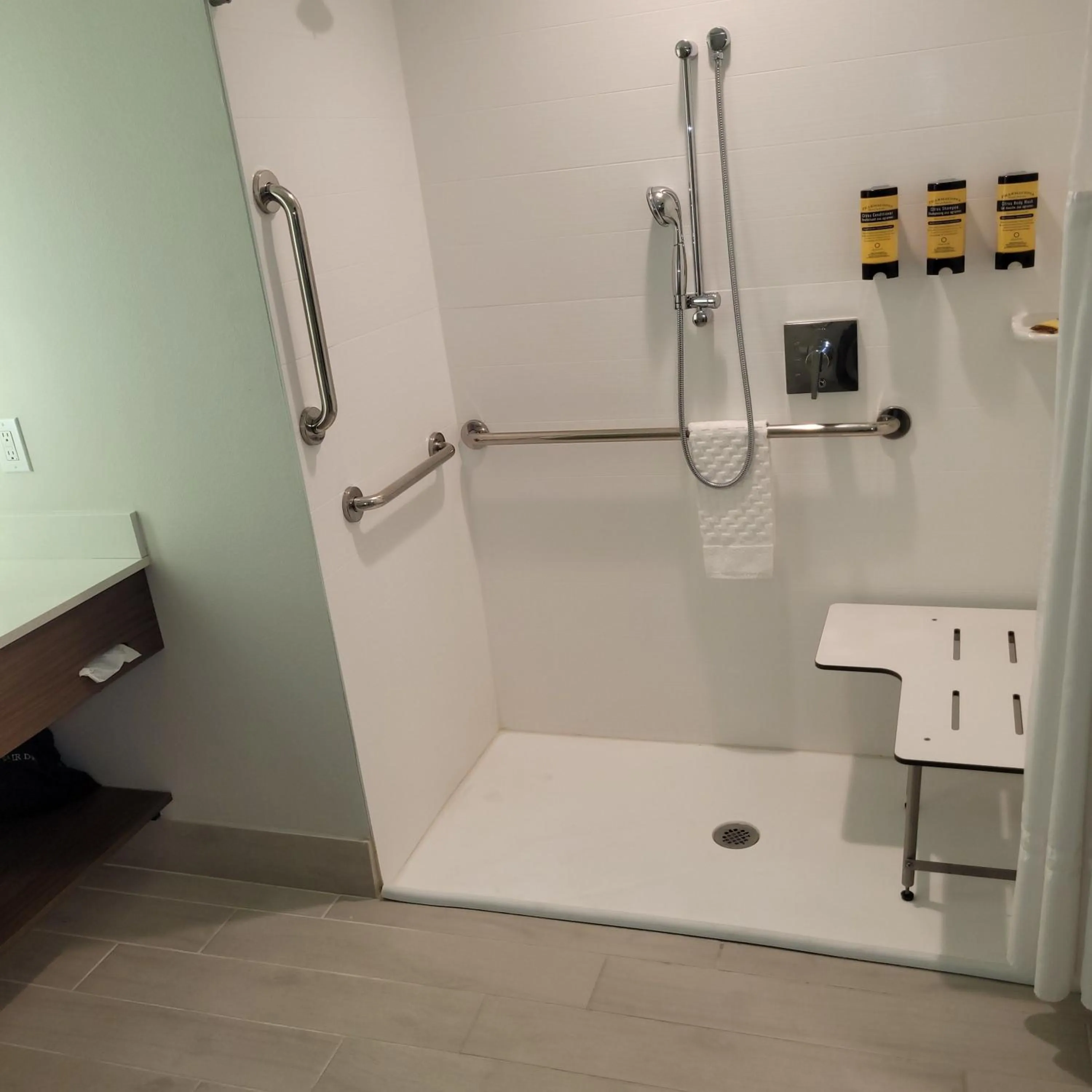 Shower in Best Western Plus Coachella Valley Inn & Suites