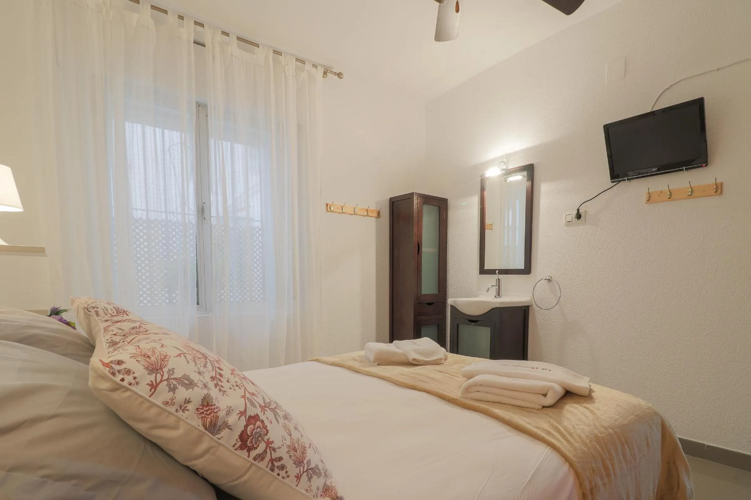 Toilet, Bed in C52 - Seaside 2 Bedrooms By the Center