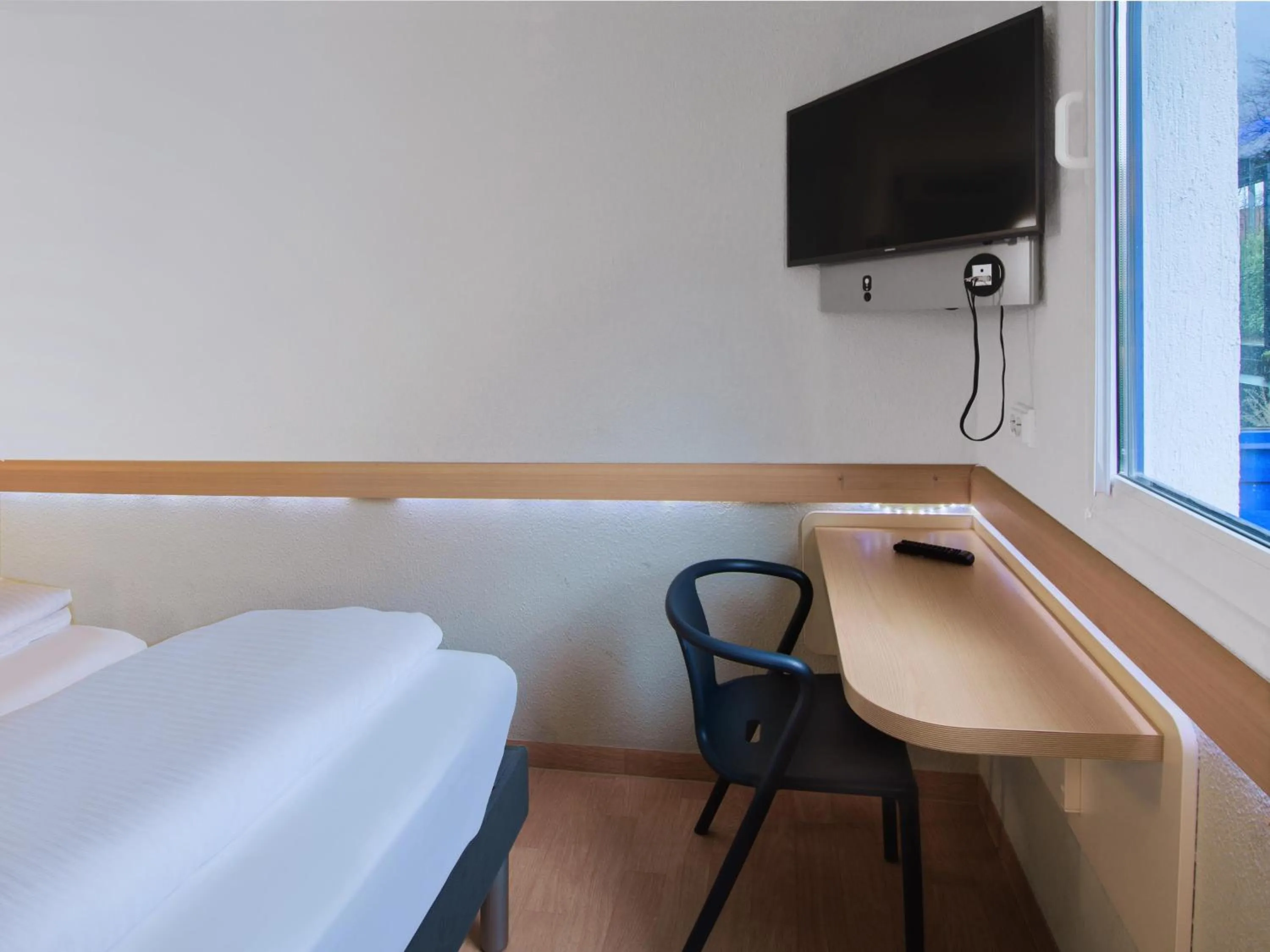 Photo of the whole room in ibis budget Wiesbaden Nordenstadt