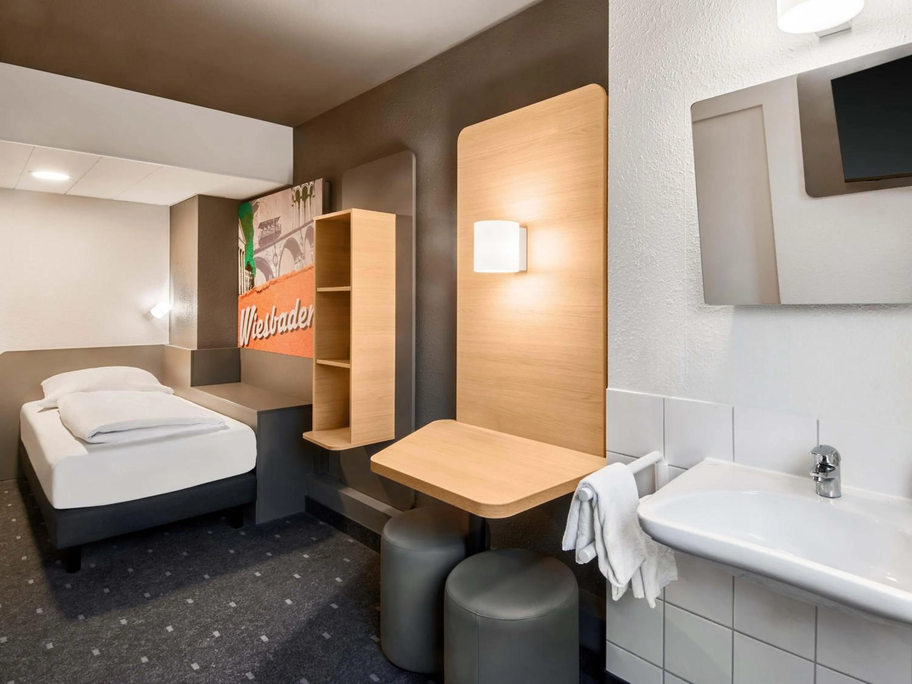 Photo of the whole room, Bed in B&B HOTEL Wiesbaden-Ost