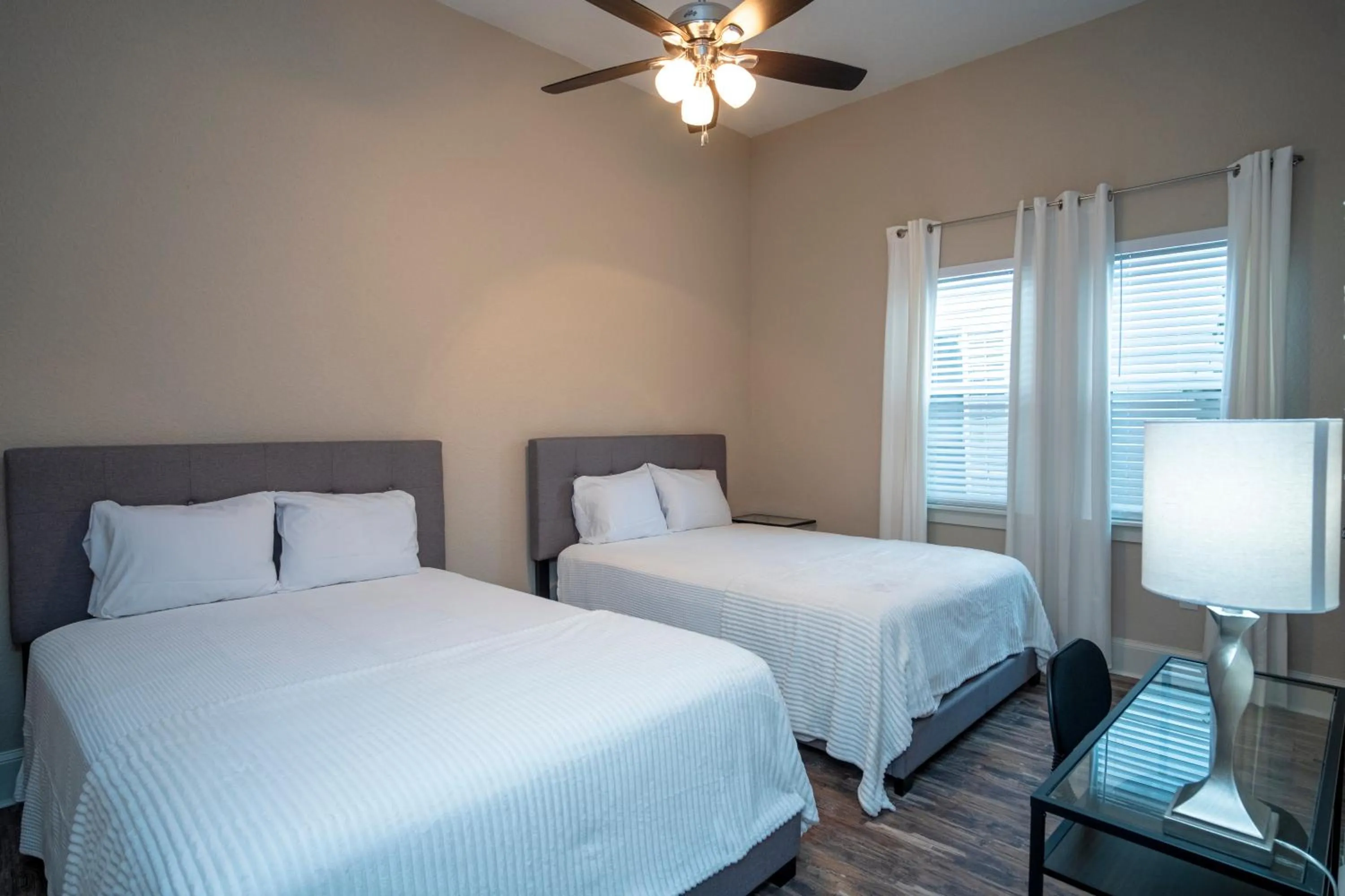 Bed in BRAND NEW Large Impressive House Near Downtown!