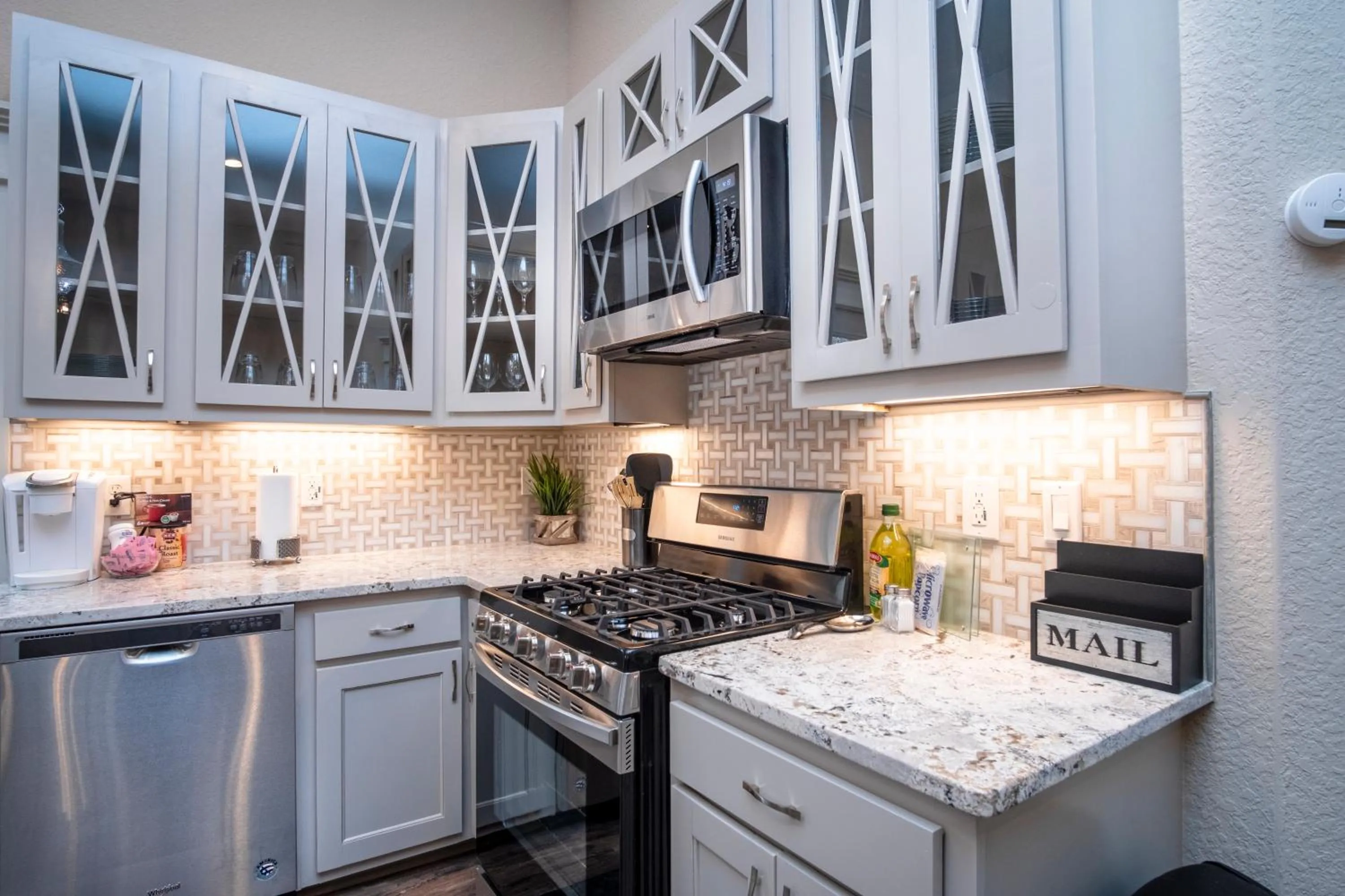 Kitchen or kitchenette in BRAND NEW Large Impressive House Near Downtown!
