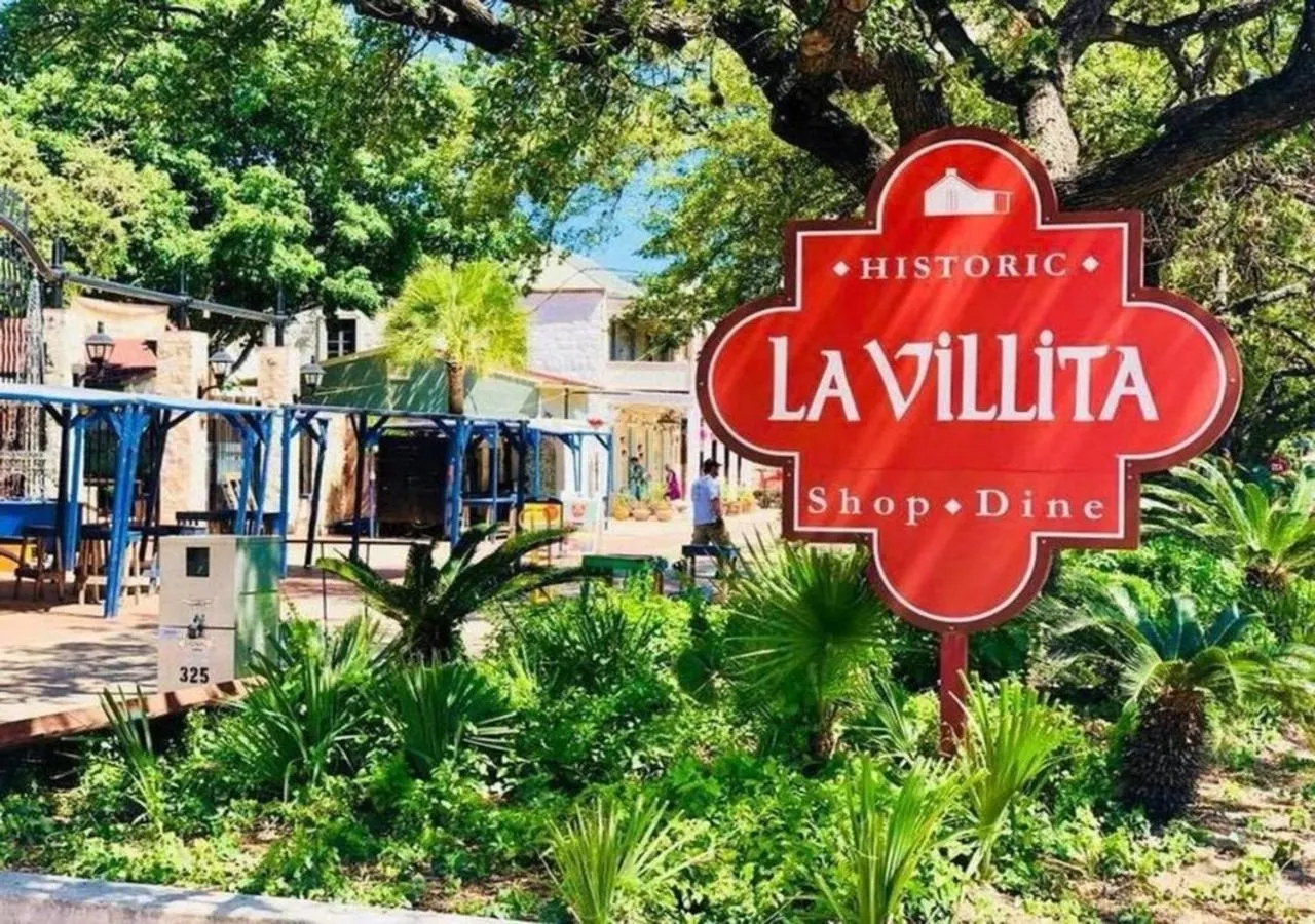 BRAND NEW Large Impressive House Near Downtown!