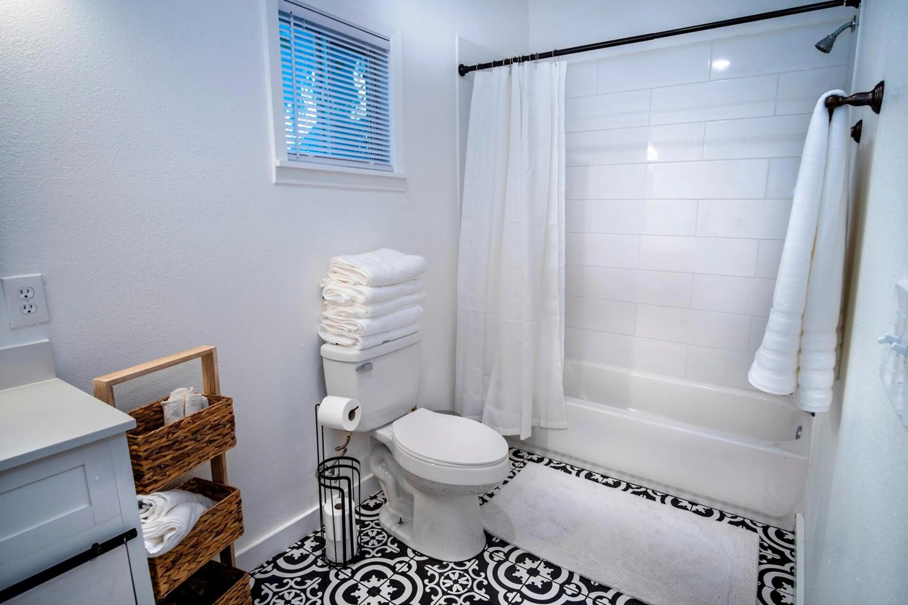 Toilet in Downtown View Cozy 2BR1BA Home Sleeps 8