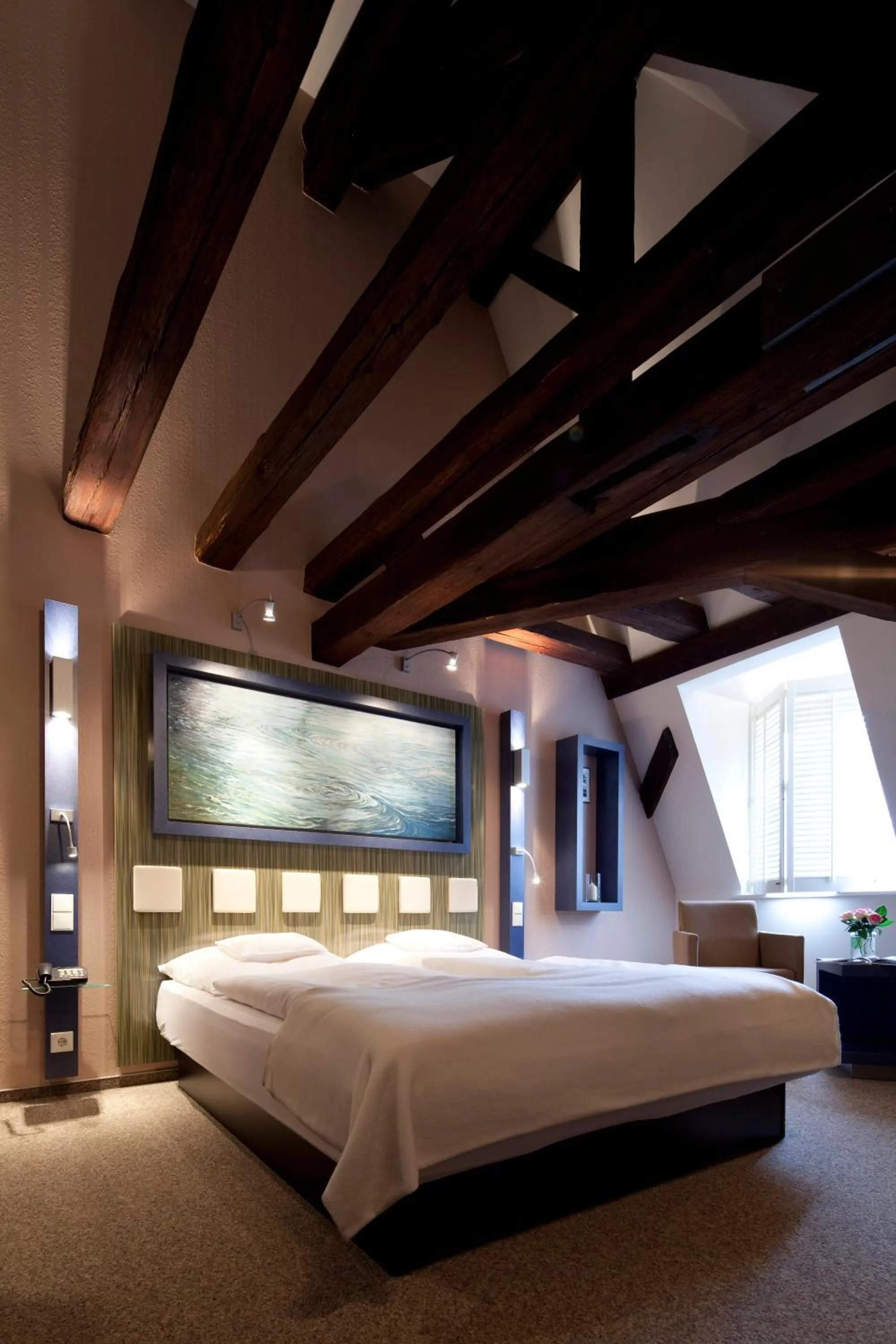 Photo of the whole room, Bed in Hotel und Weinhaus Zum Krug
