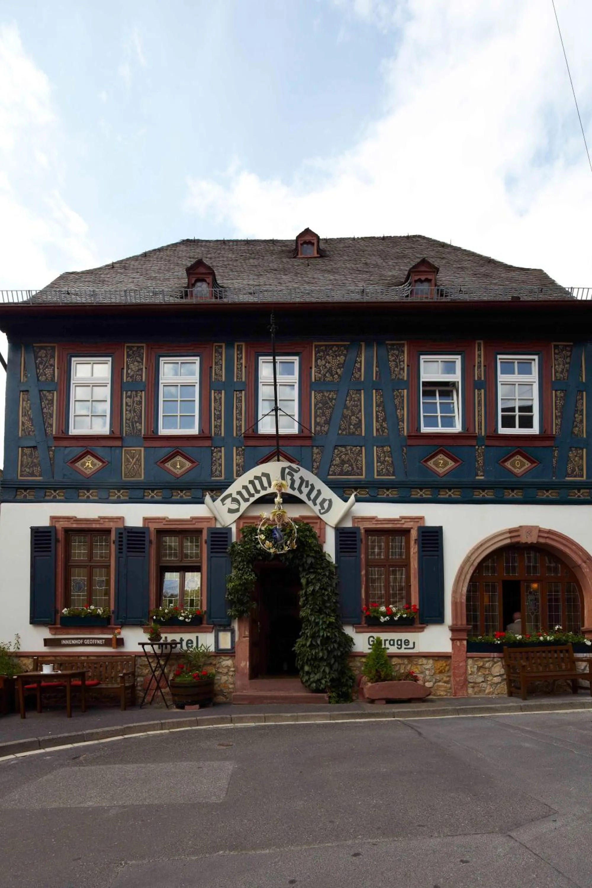 Facade/entrance in Hotel und Weinhaus Zum Krug