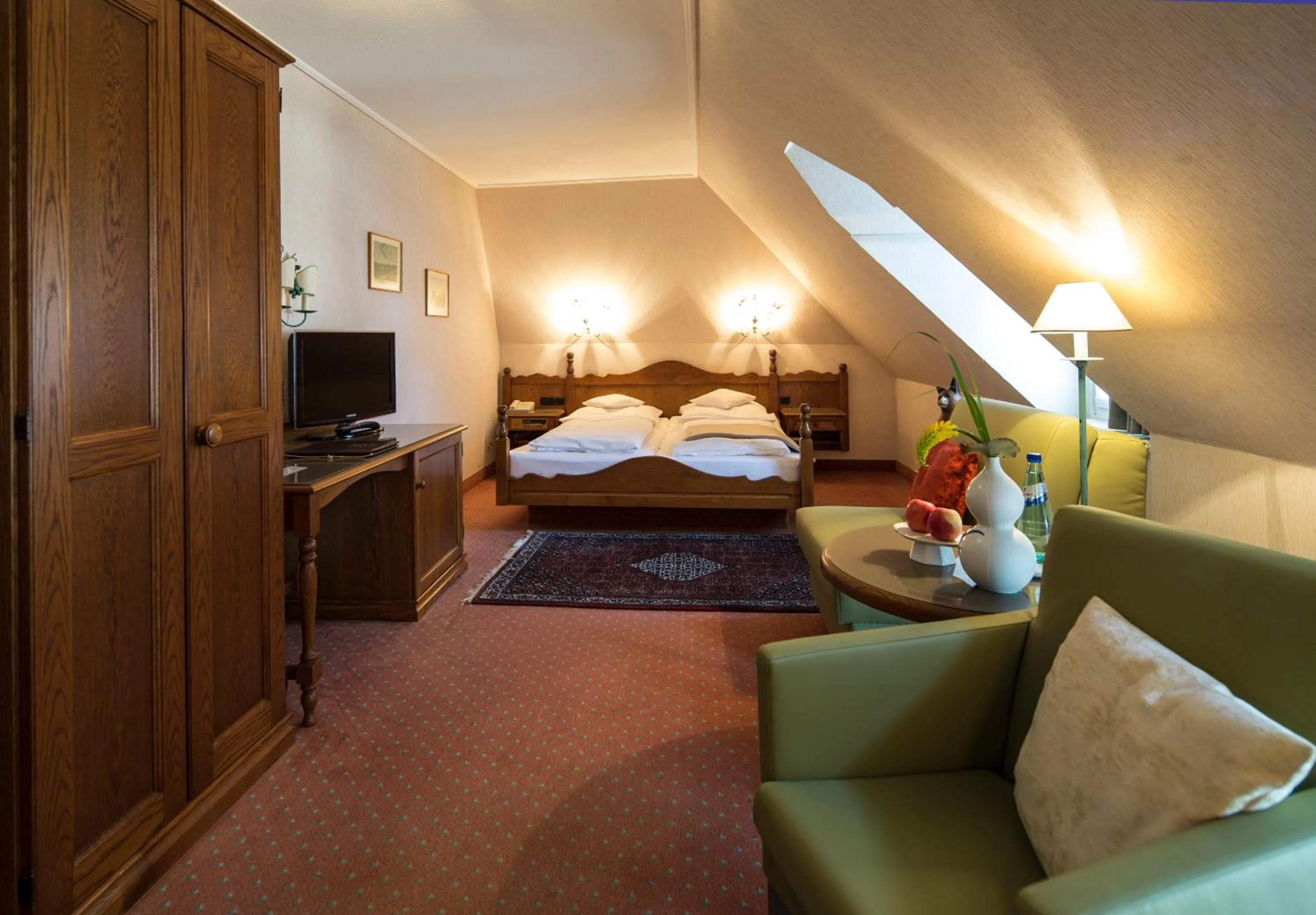Photo of the whole room, Bed in Hotel und Weinhaus Zum Krug