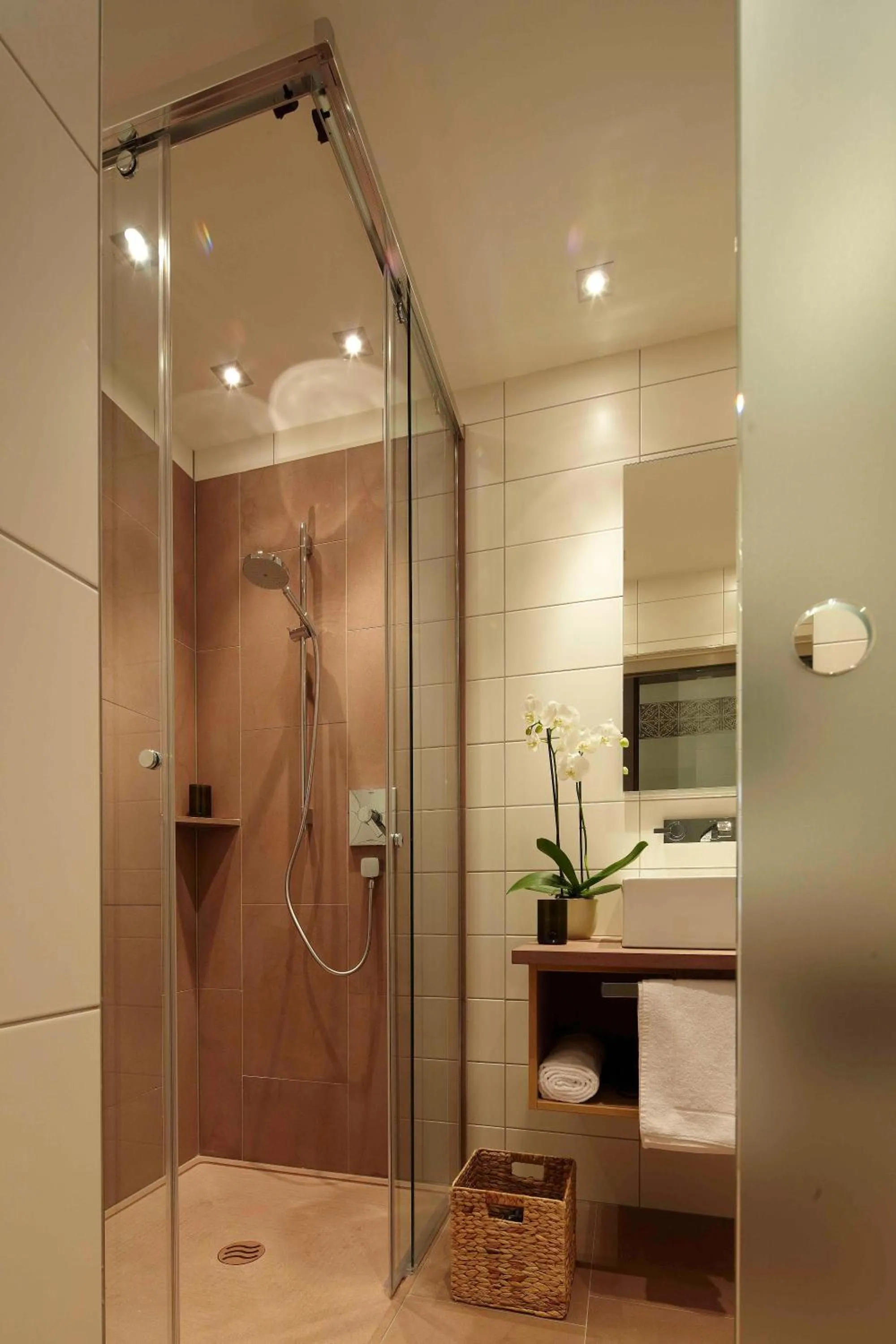 Bathroom in Hotel und Weinhaus Zum Krug