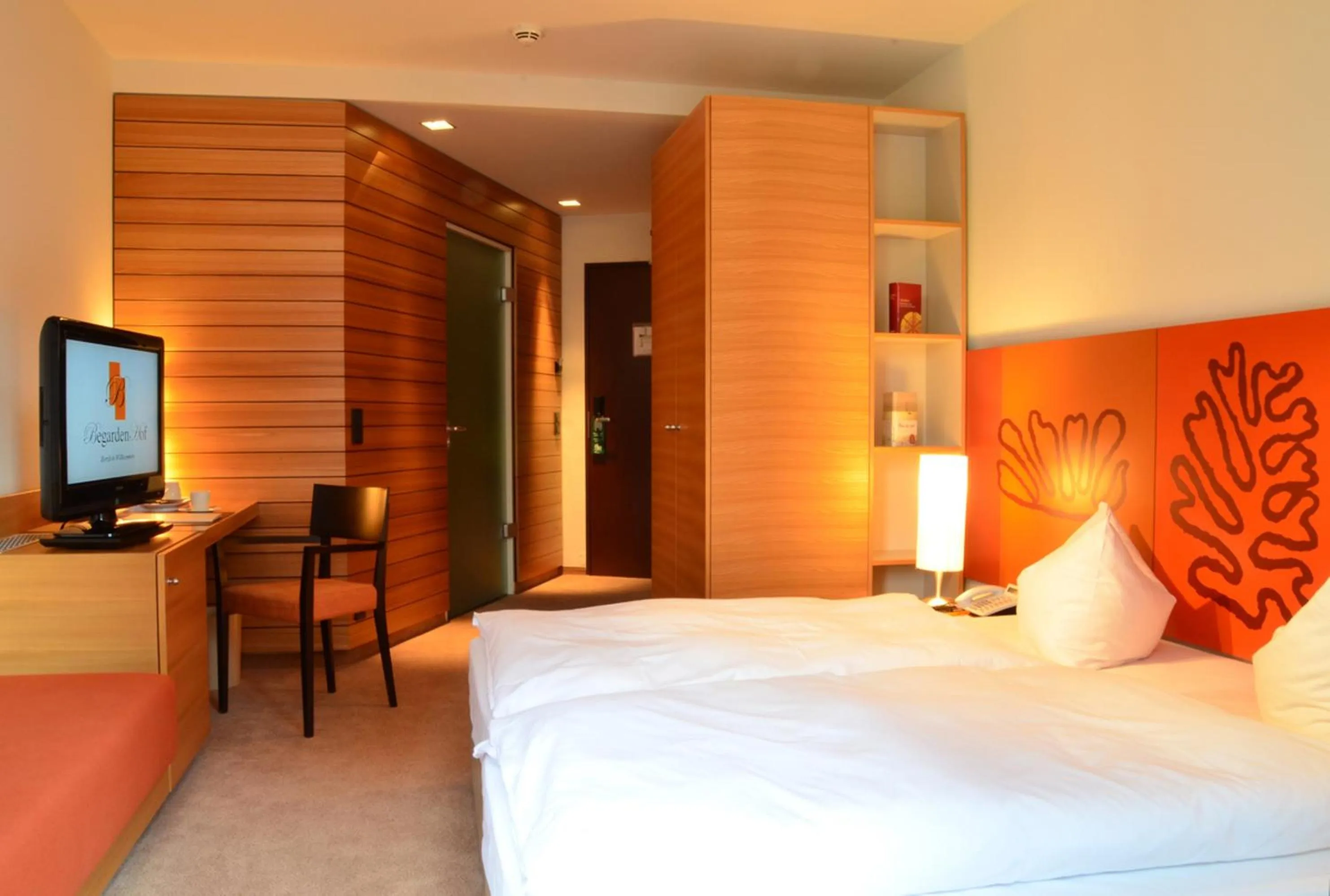 Photo of the whole room, Bed in Hotel Begardenhof