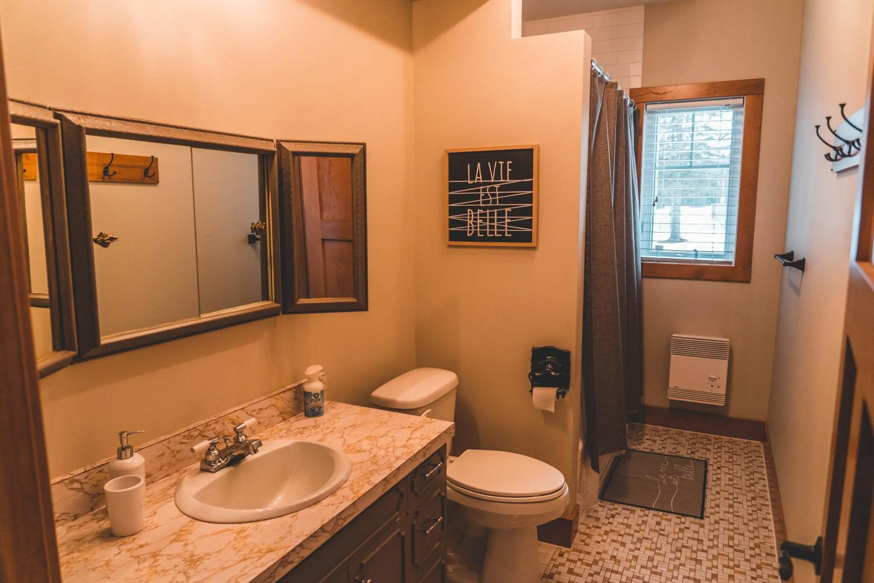 Shower in Le 2800 du Parc