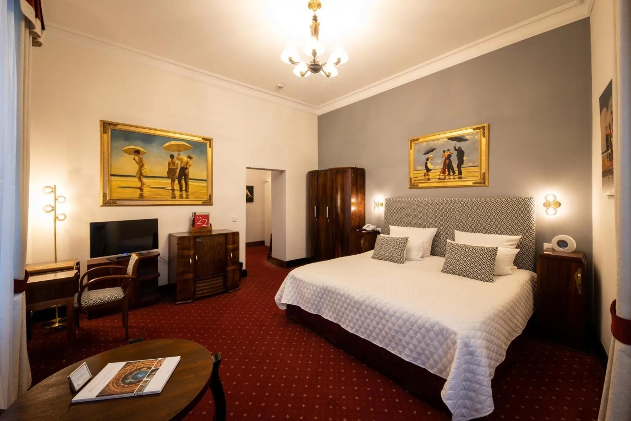 Photo of the whole room, Bed in Hotel Der Kleine Prinz