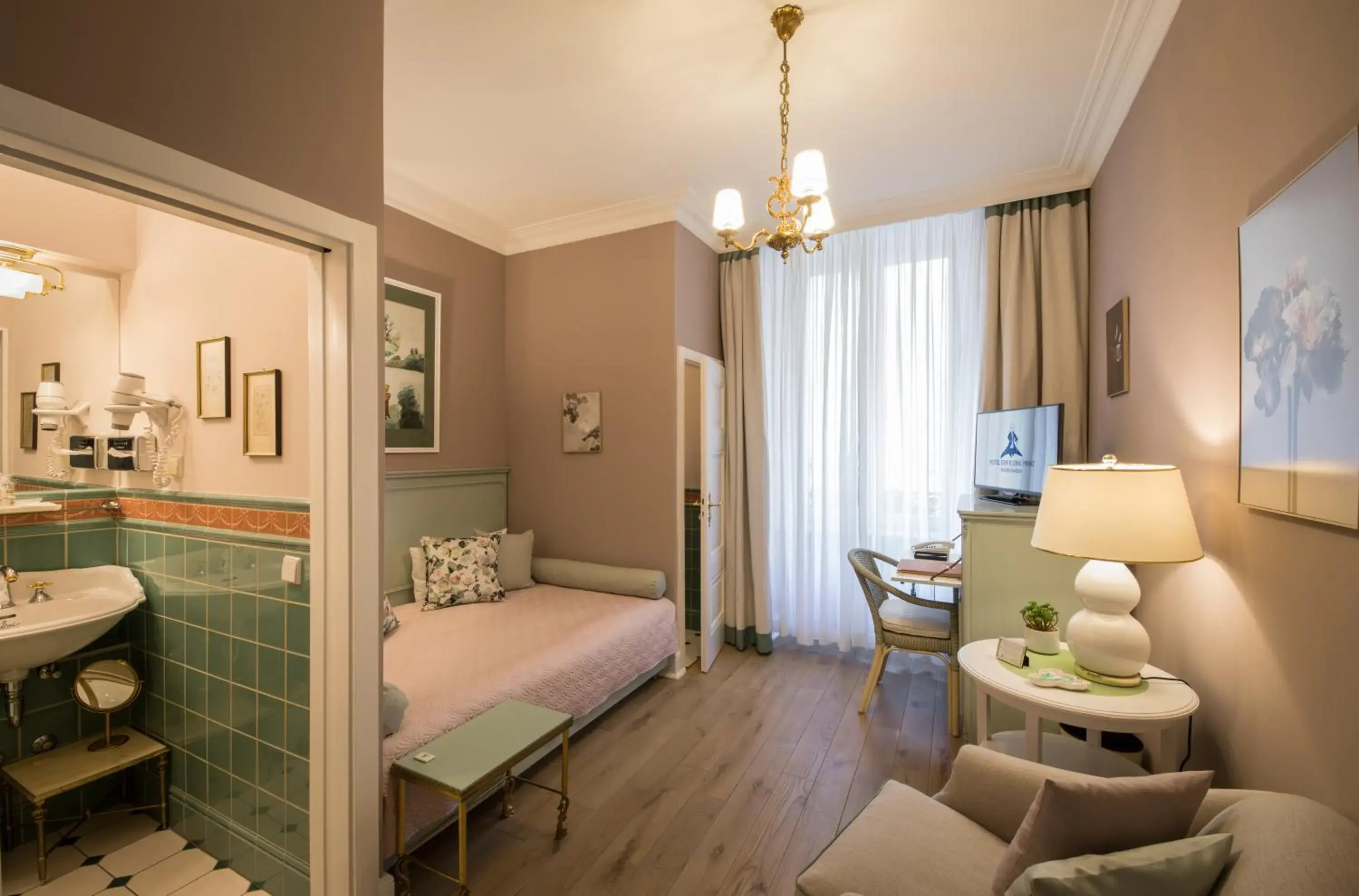 Comfort Single Room in Hotel Der Kleine Prinz Comfort Single Room in Hotel Der Kleine Prinz