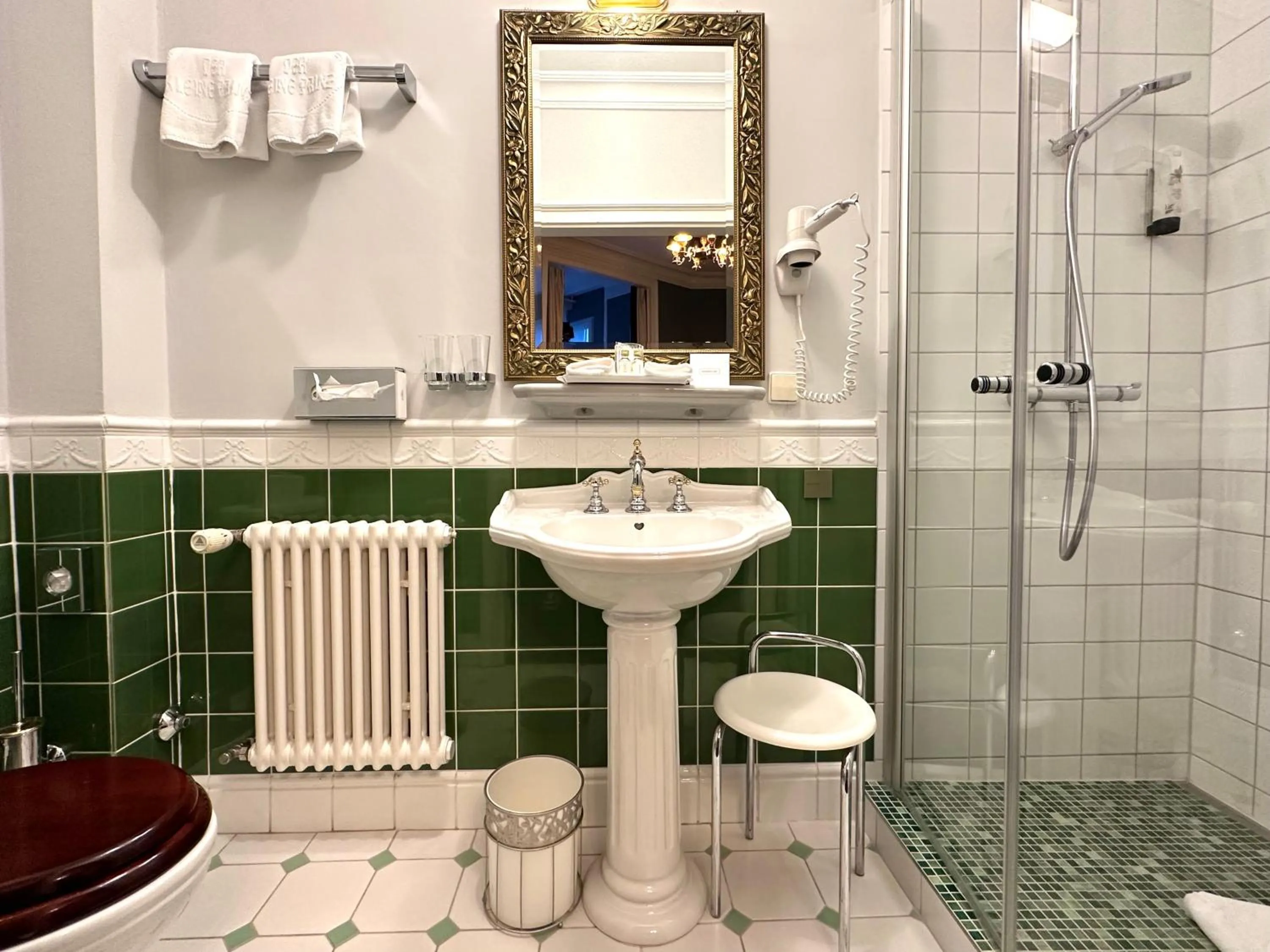 Shower in Hotel Der Kleine Prinz