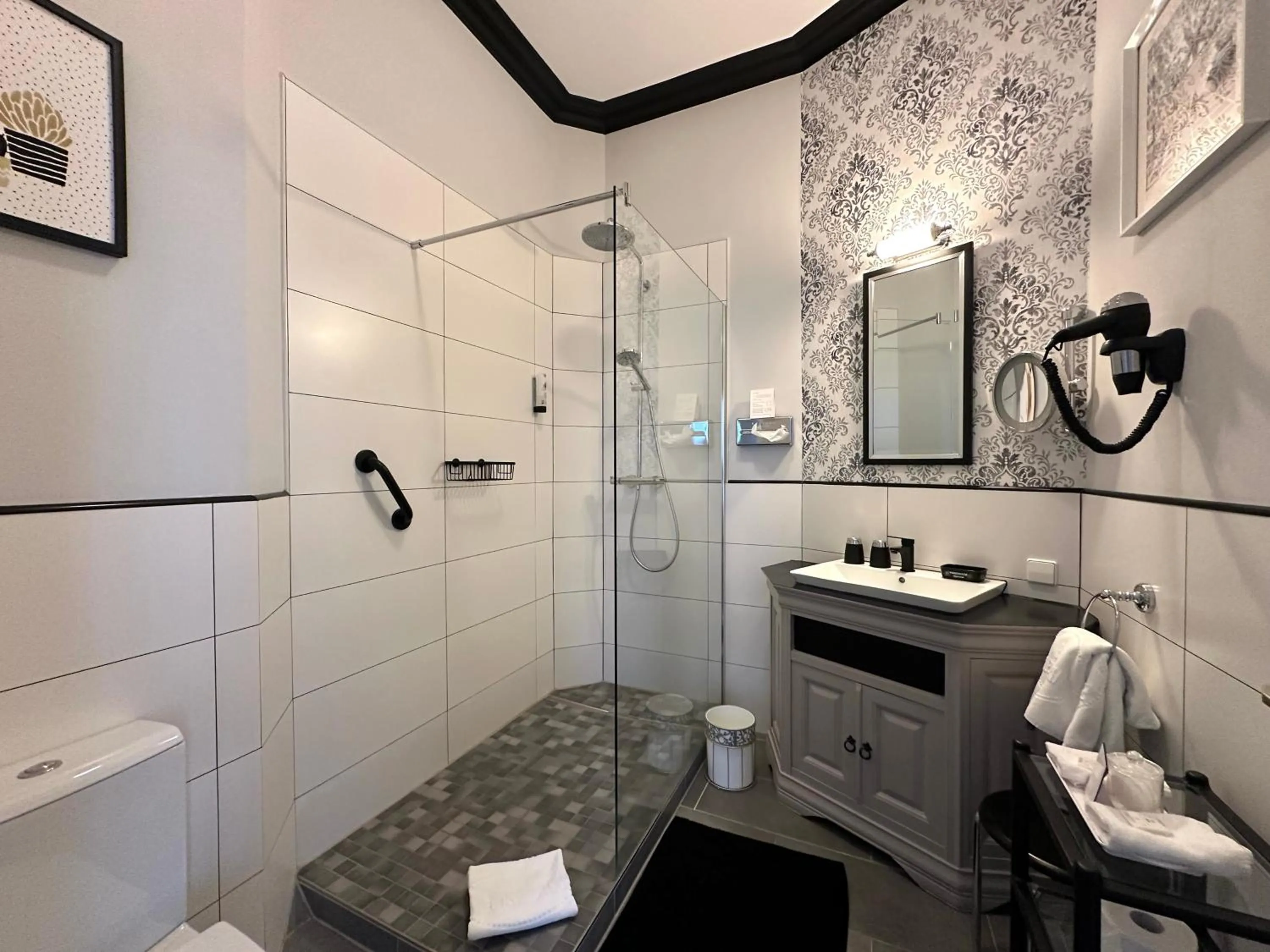 Shower in Hotel Der Kleine Prinz