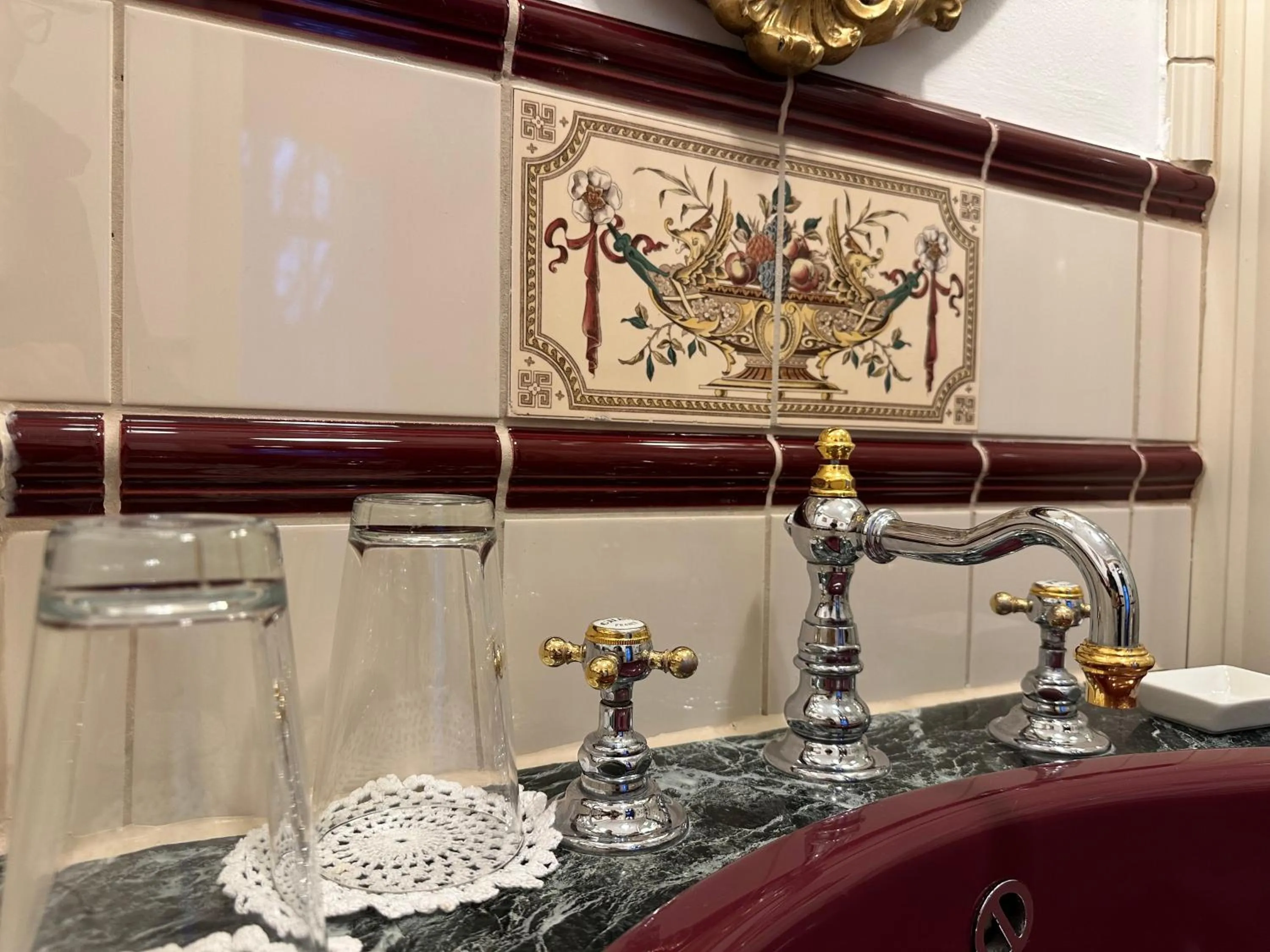 Bathroom in Hotel Belle Epoque