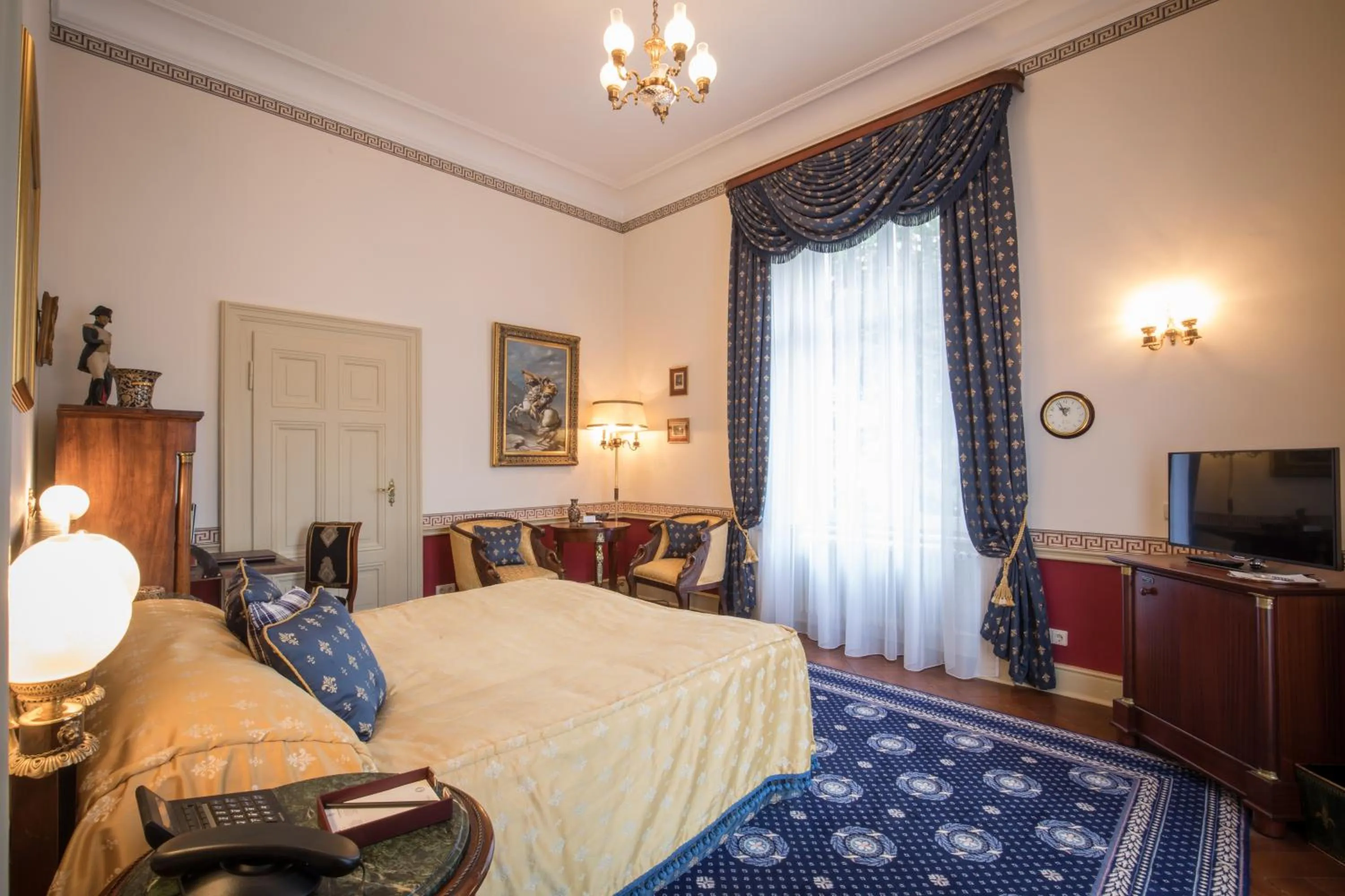 Photo of the whole room, Bed in Hotel Belle Epoque